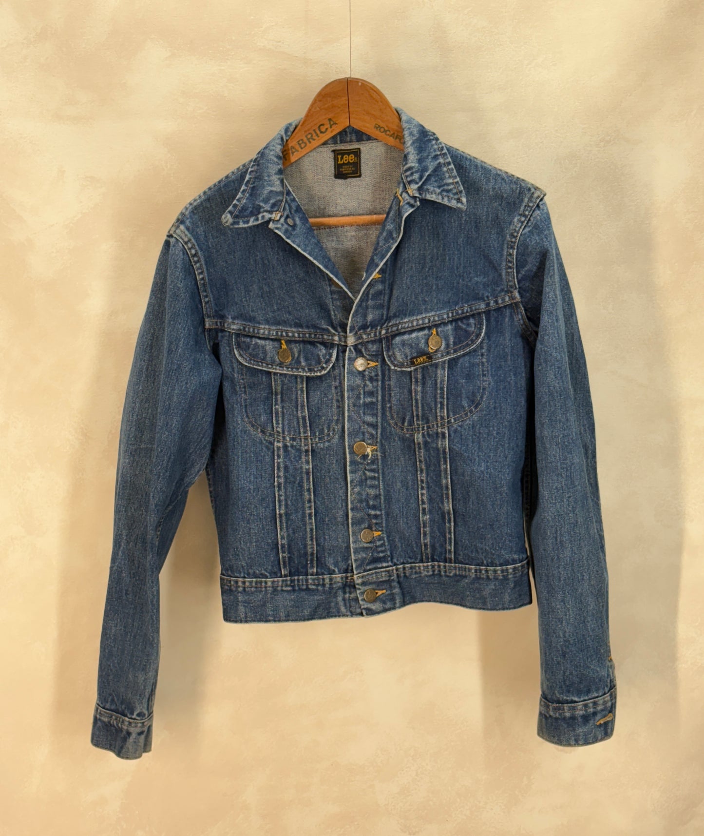Size 38US / 48EU. Authentic 1970s Lee Denim Jacket – Made in Canada – Two Chest Pockets - USA Vintage Bcn