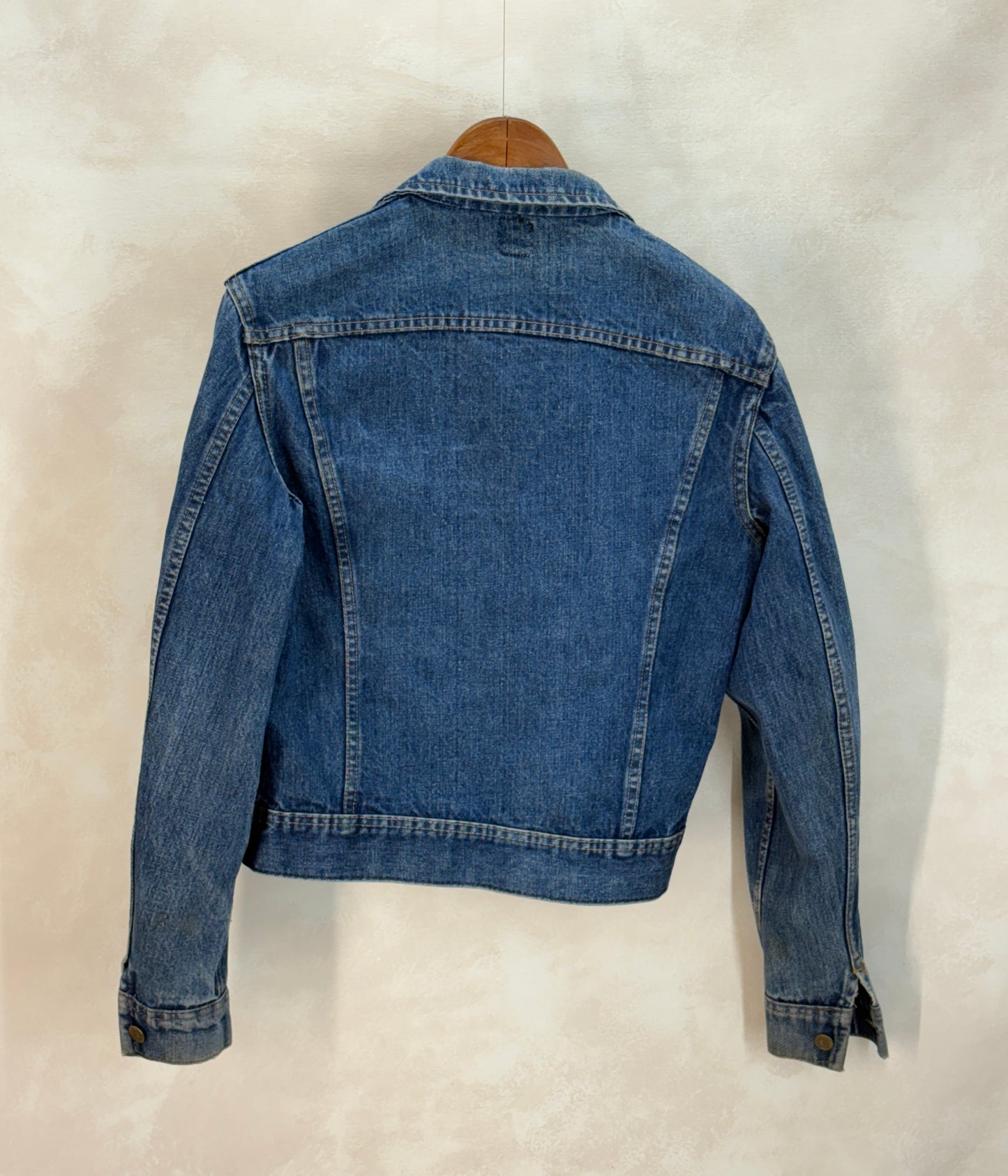 Size 38US / 48EU. Authentic 1970s Lee Denim Jacket – Made in Canada – Two Chest Pockets - USA Vintage Bcn