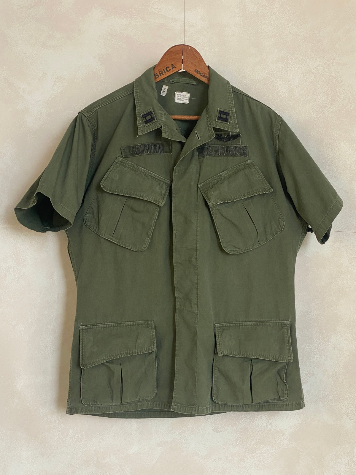 Medium. Authentic 1967 3rd pattern US Air Force vintage Vietnam jungle jacket.-AJ357 Studio