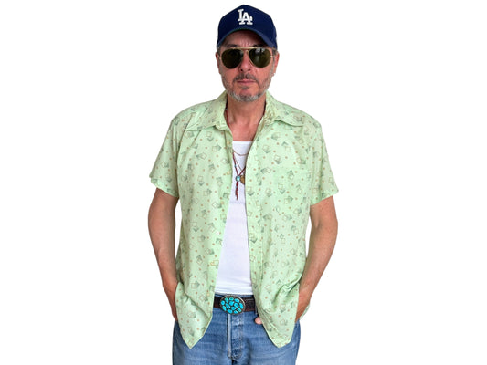 Size M. Vintage 70’s Grand Prix Shirt — Light Green Printed Casual Shirt — Summer Retro Look - USA Vintage Bcn