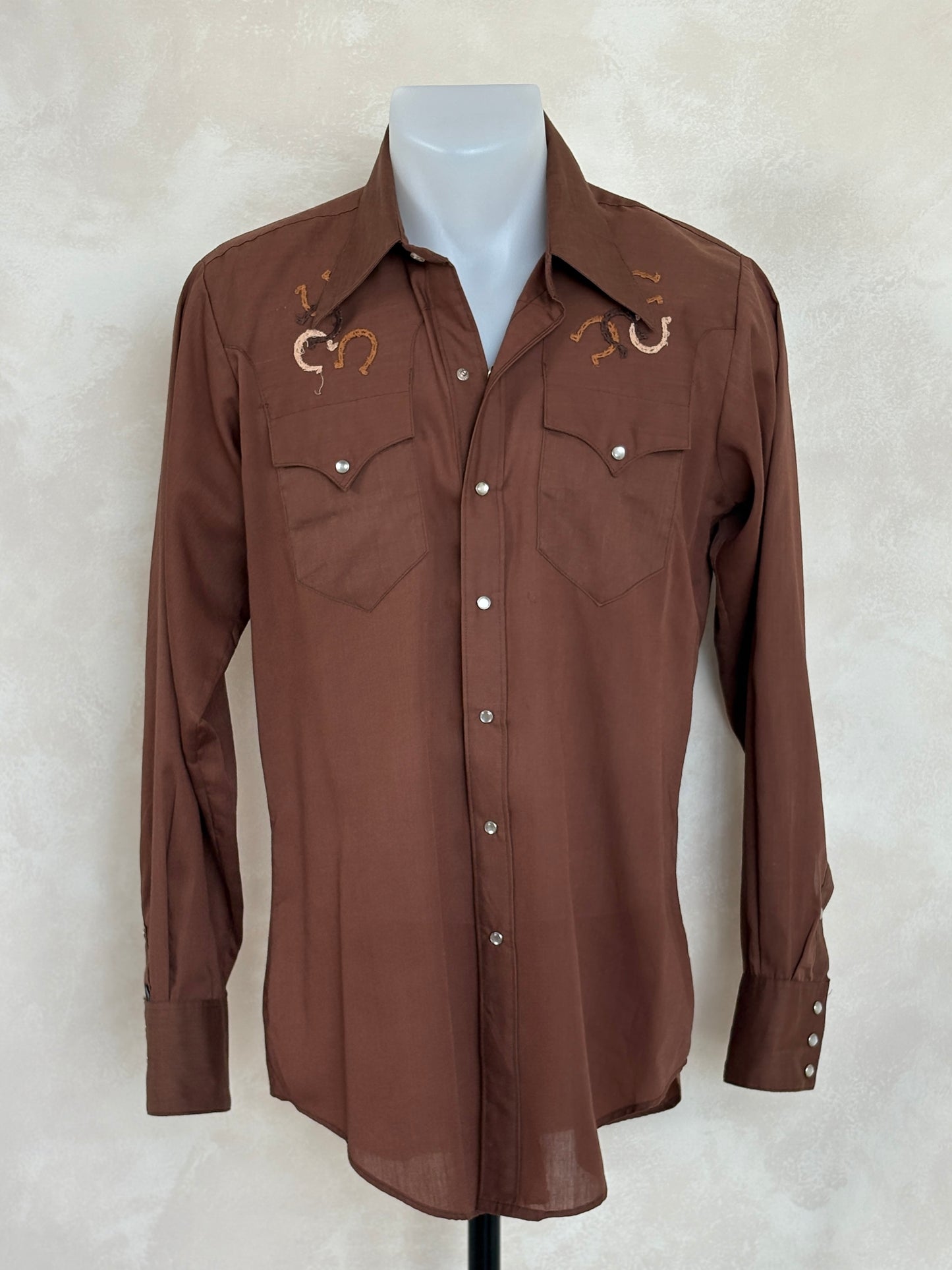 Size M. Authentic Vintage 70’s embroidered Western Shirt — - USA Vintage Bcn