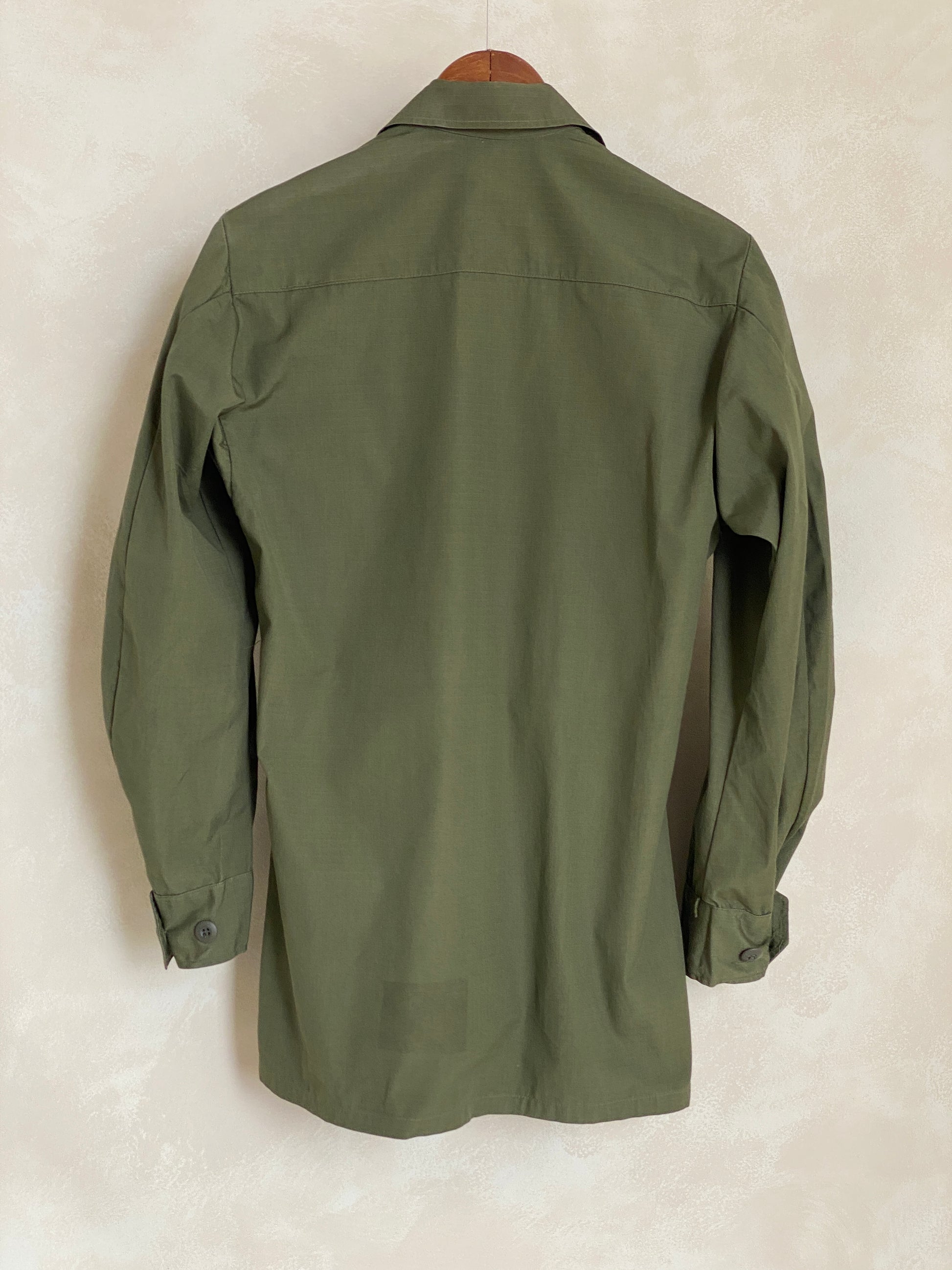 X Small Reg. Authentic 1969 US Army vintage Vietnam jungle jacket.