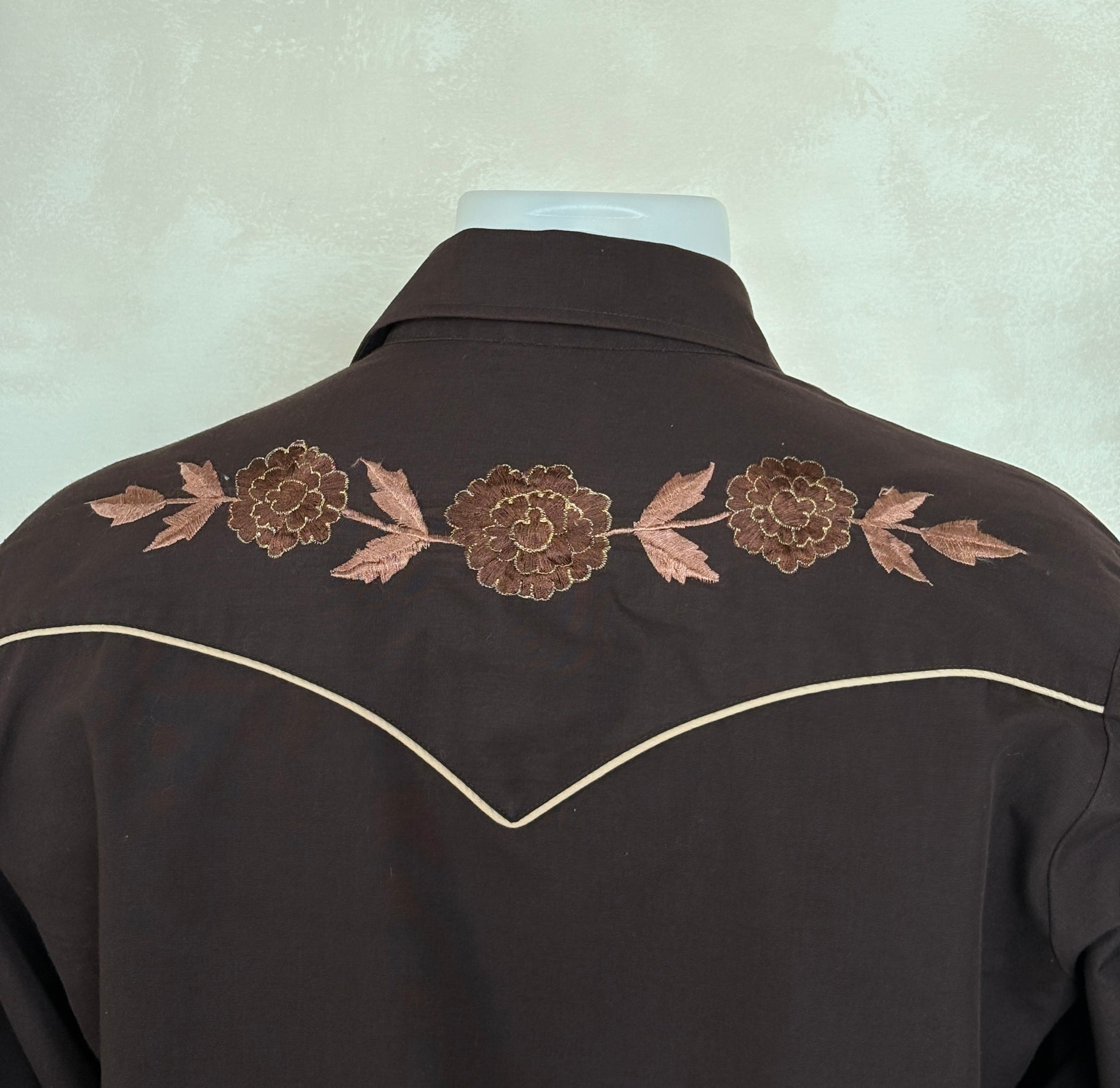 Size M. Authentic Vintage 70’s embroidered Western Shirt - USA Vintage Bcn