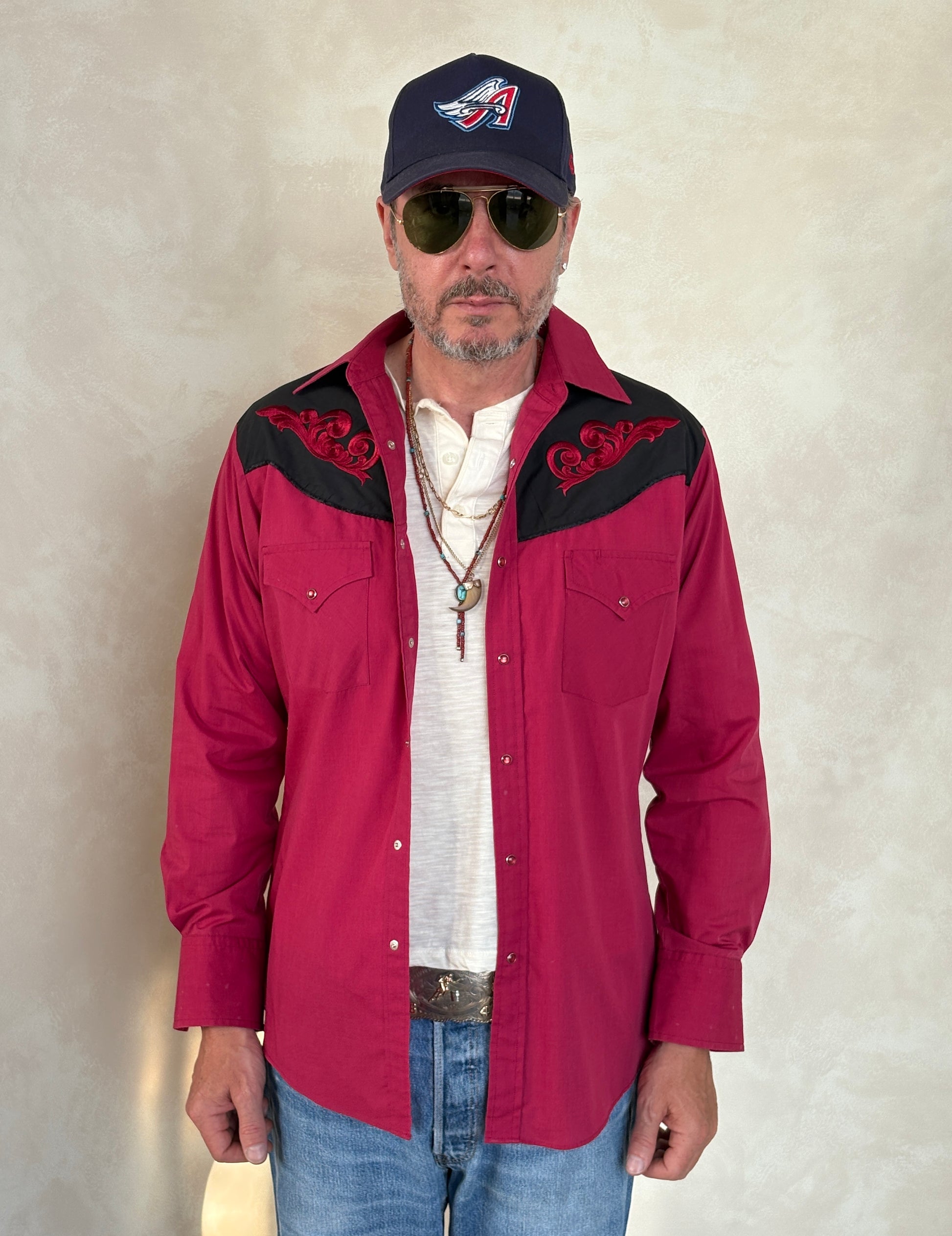 Size M. Authentic 70’s embroidered shirt Western Shirt - USA Vintage Bcn