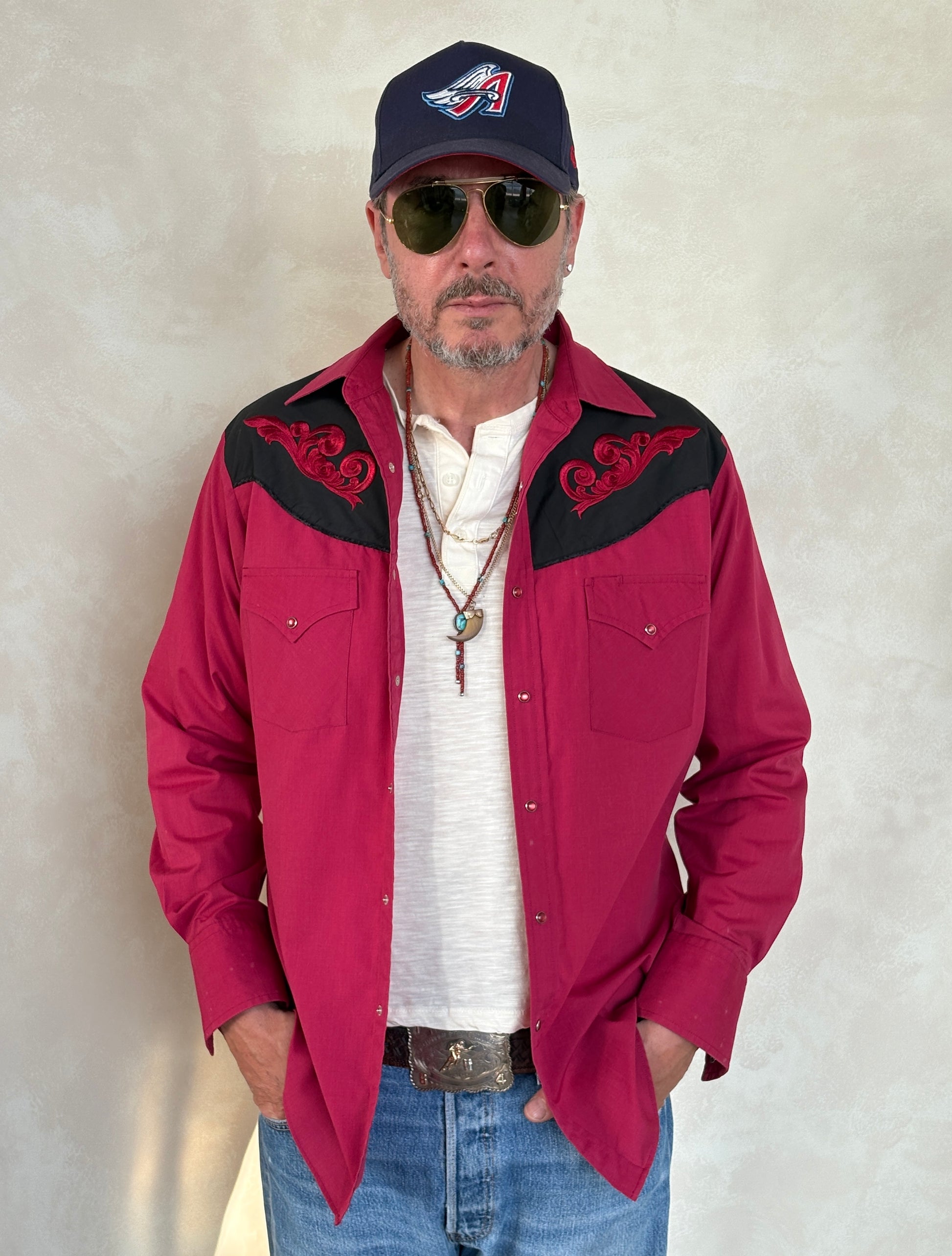 Size M. Authentic 70’s embroidered shirt Western Shirt - USA Vintage Bcn