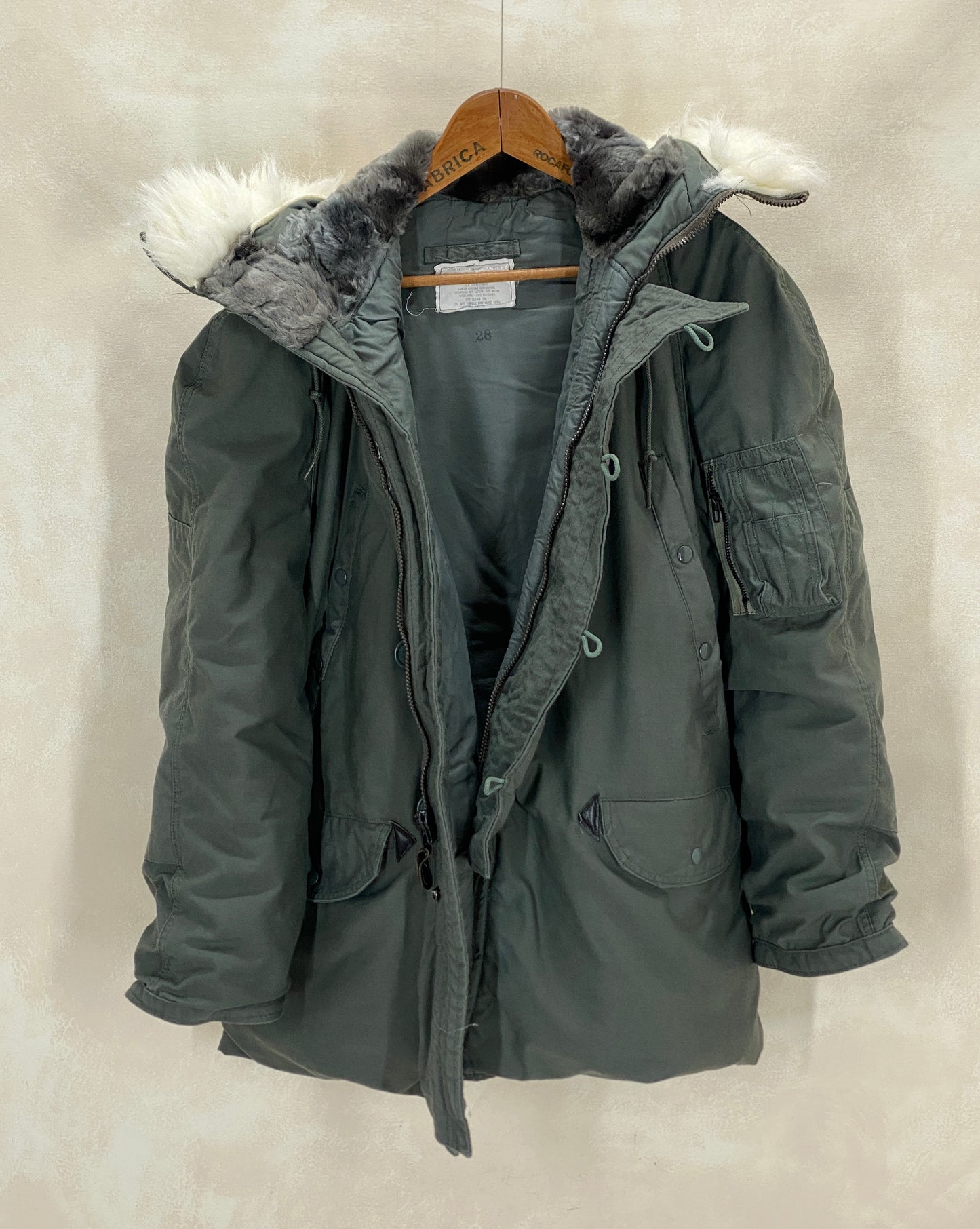 Medium. Authentic 1981 US Air Force vintage N-3B extreme cold weather Flyer coat Jacket - USA Vintage Bcn