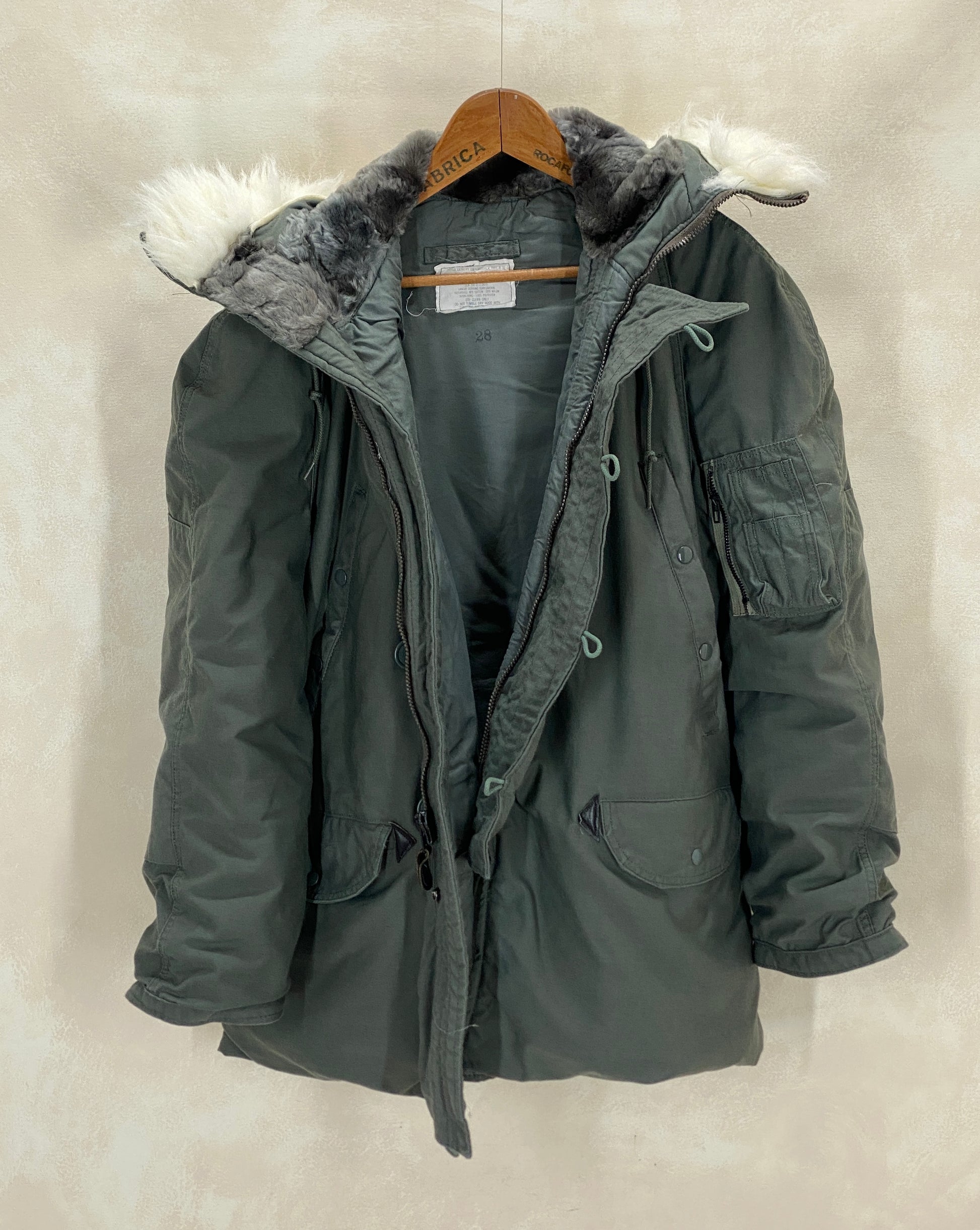 Medium. Authentic 1981 US Air Force vintage N-3B extreme cold weather Flyer coat Jacket - USA Vintage Bcn