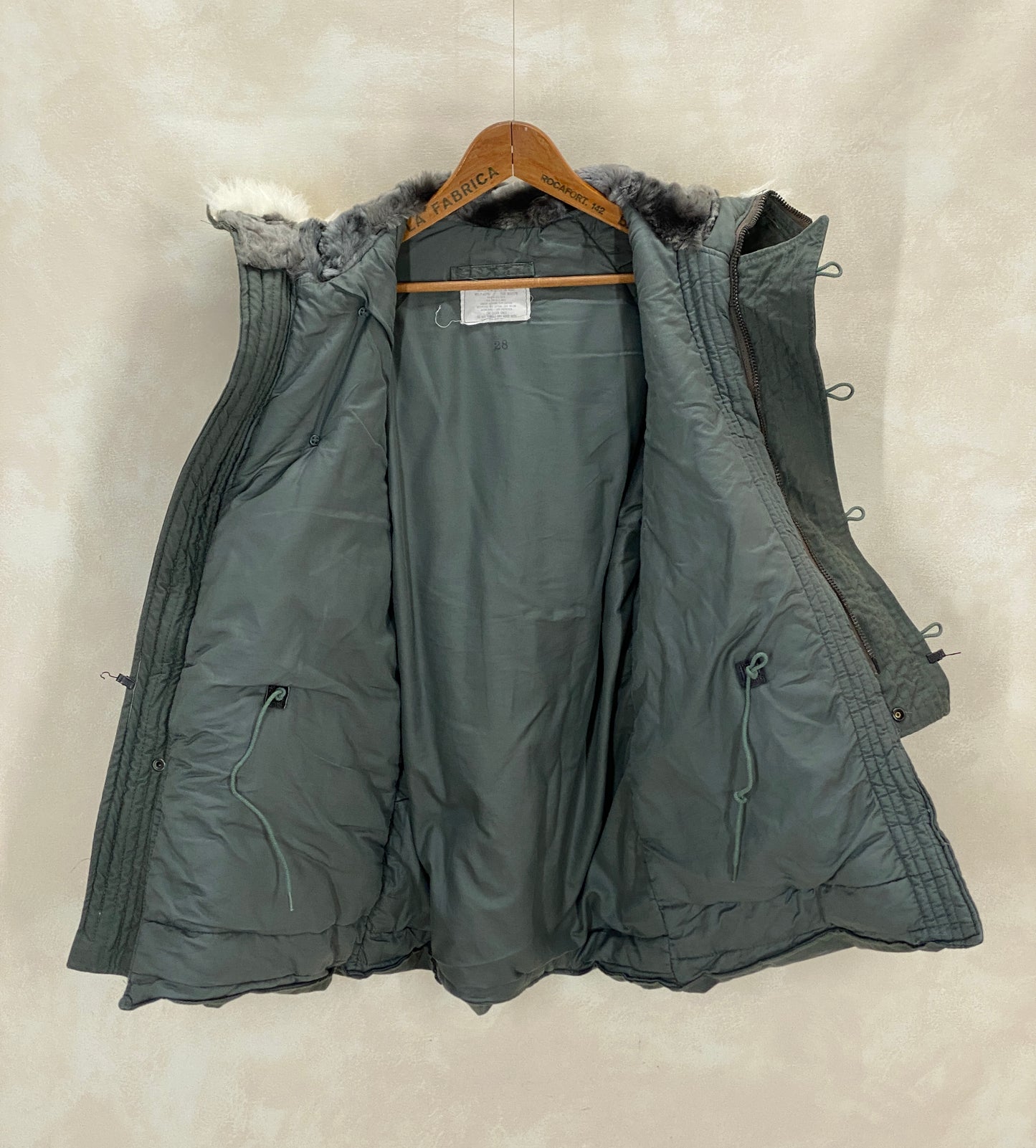 Medium. Authentic 1981 US Air Force vintage N-3B extreme cold weather Flyer coat Jacket - USA Vintage Bcn