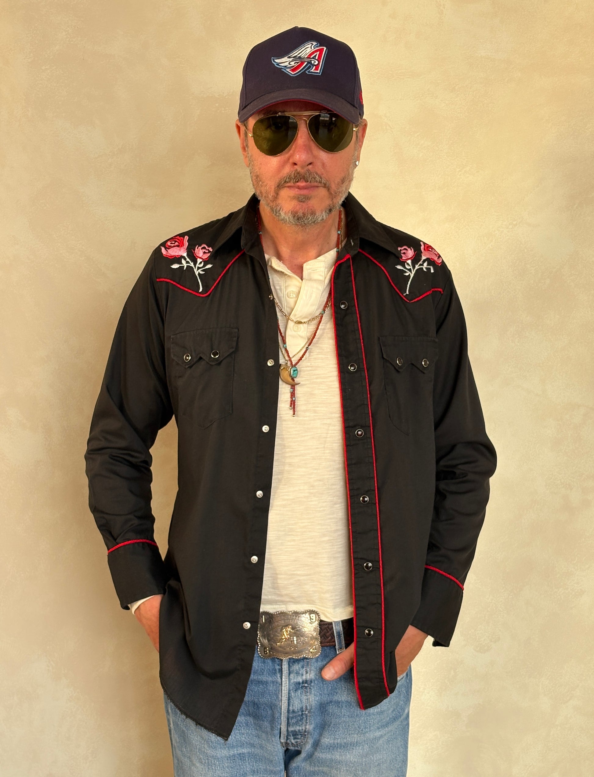 Size M. Authentic Vintage 70’s embroidered Western Shirt. - USA Vintage Bcn