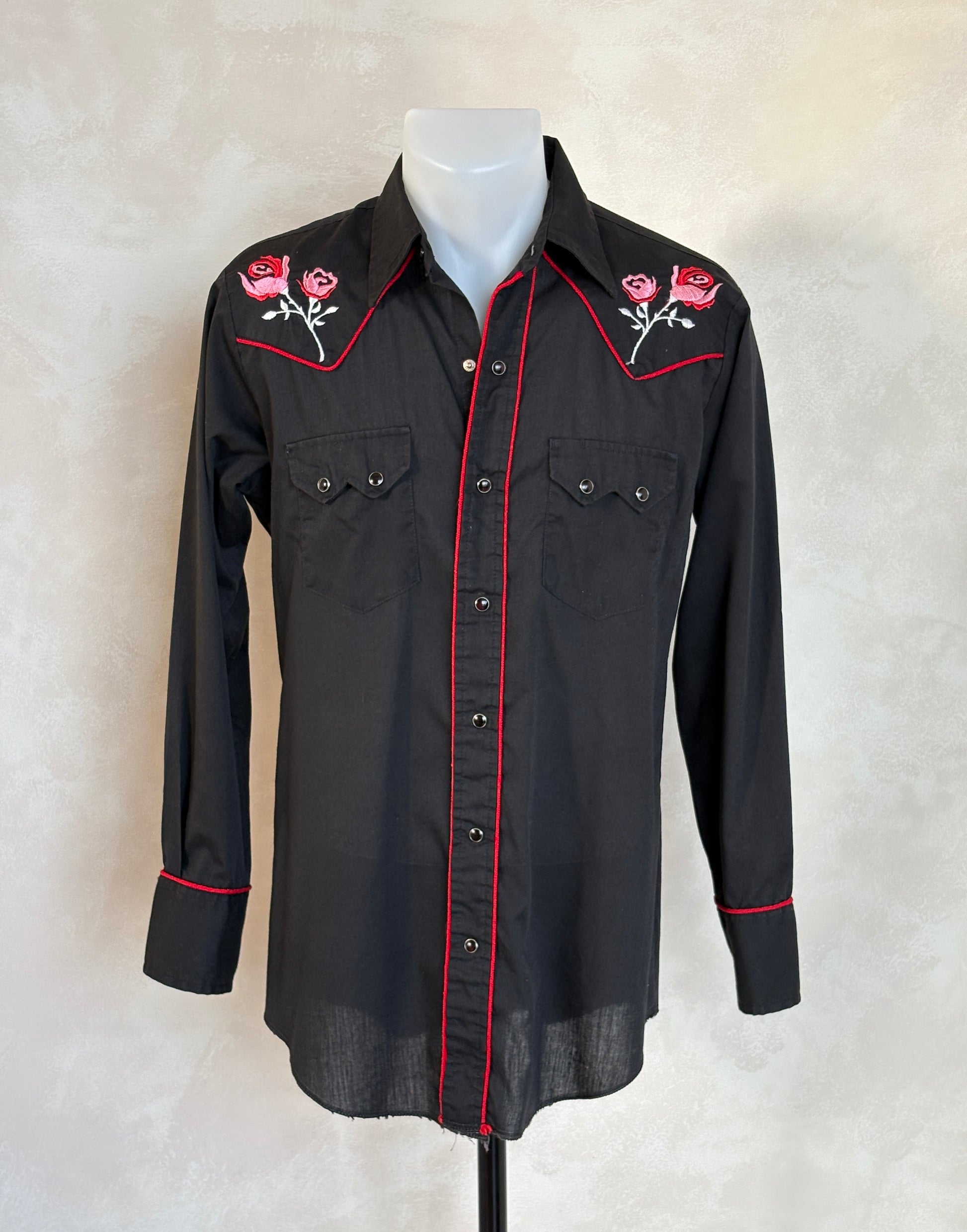 Size M. Authentic Vintage 70’s embroidered Western Shirt. - USA Vintage Bcn