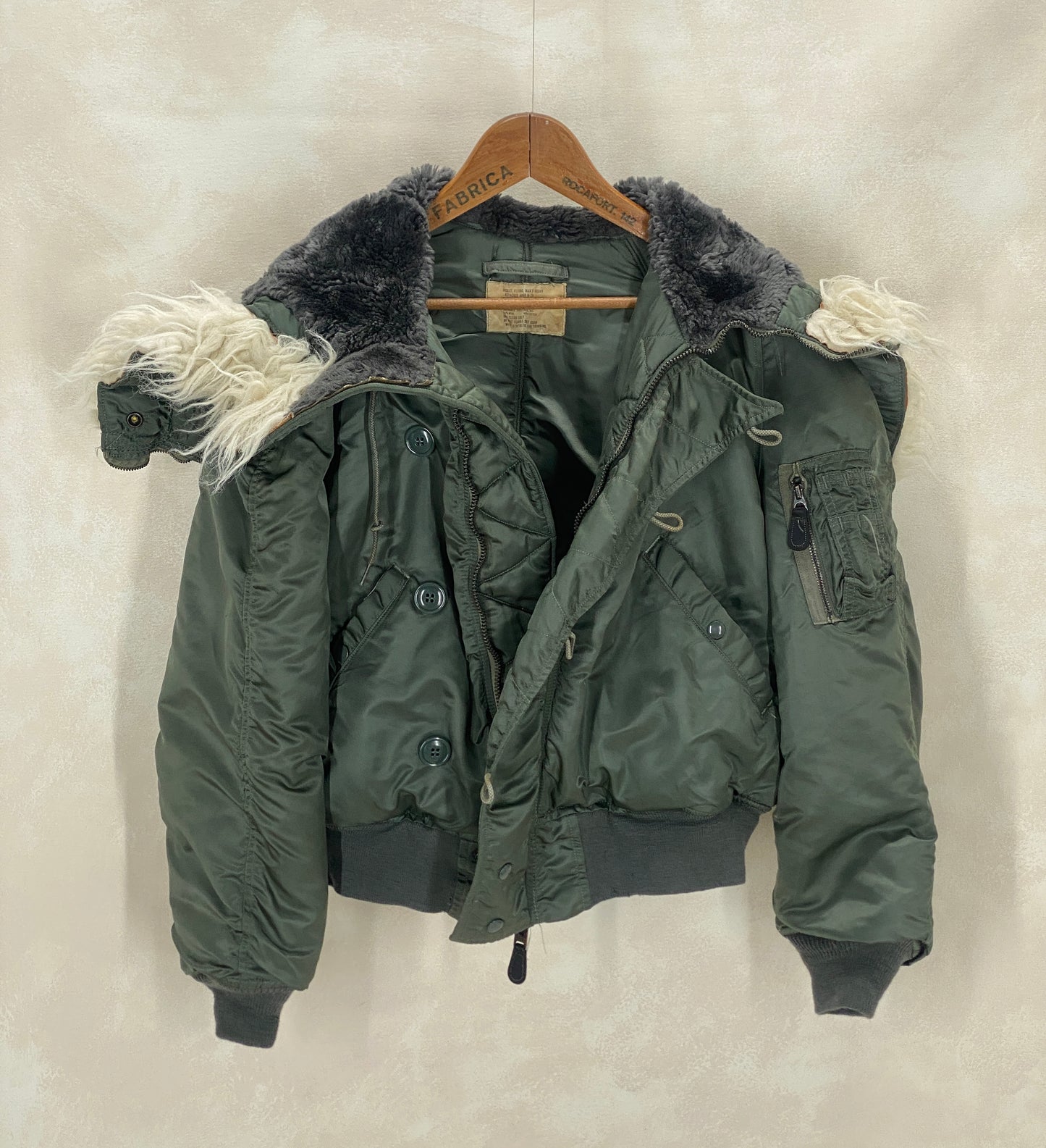 Large. Authentic US Air Force vintage N-2B extreme cold weather Flyer Jacket - USA Vintage Bcn