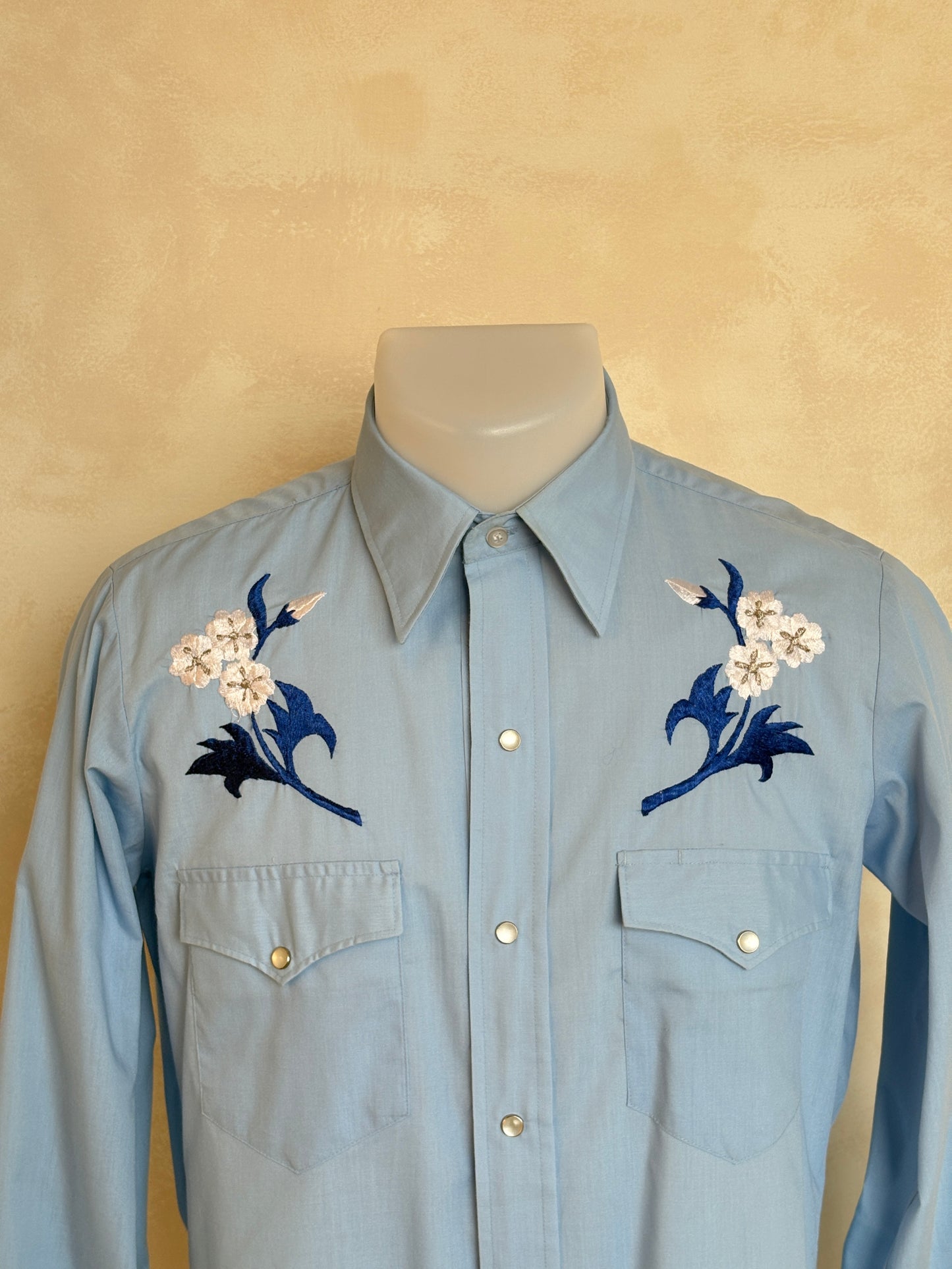 Size M. Authentic 70’s embroidered Western Shirt - USA Vintage Bcn