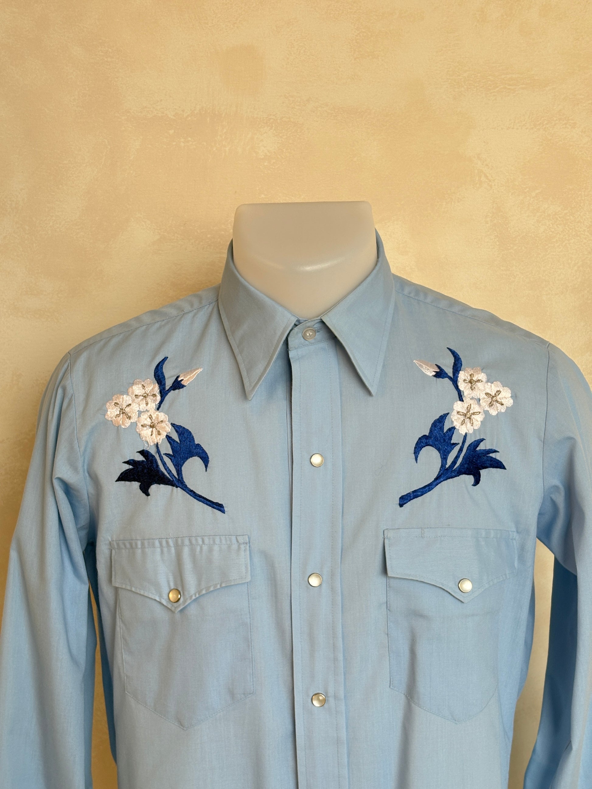 Size M. Authentic 70’s embroidered Western Shirt - USA Vintage Bcn