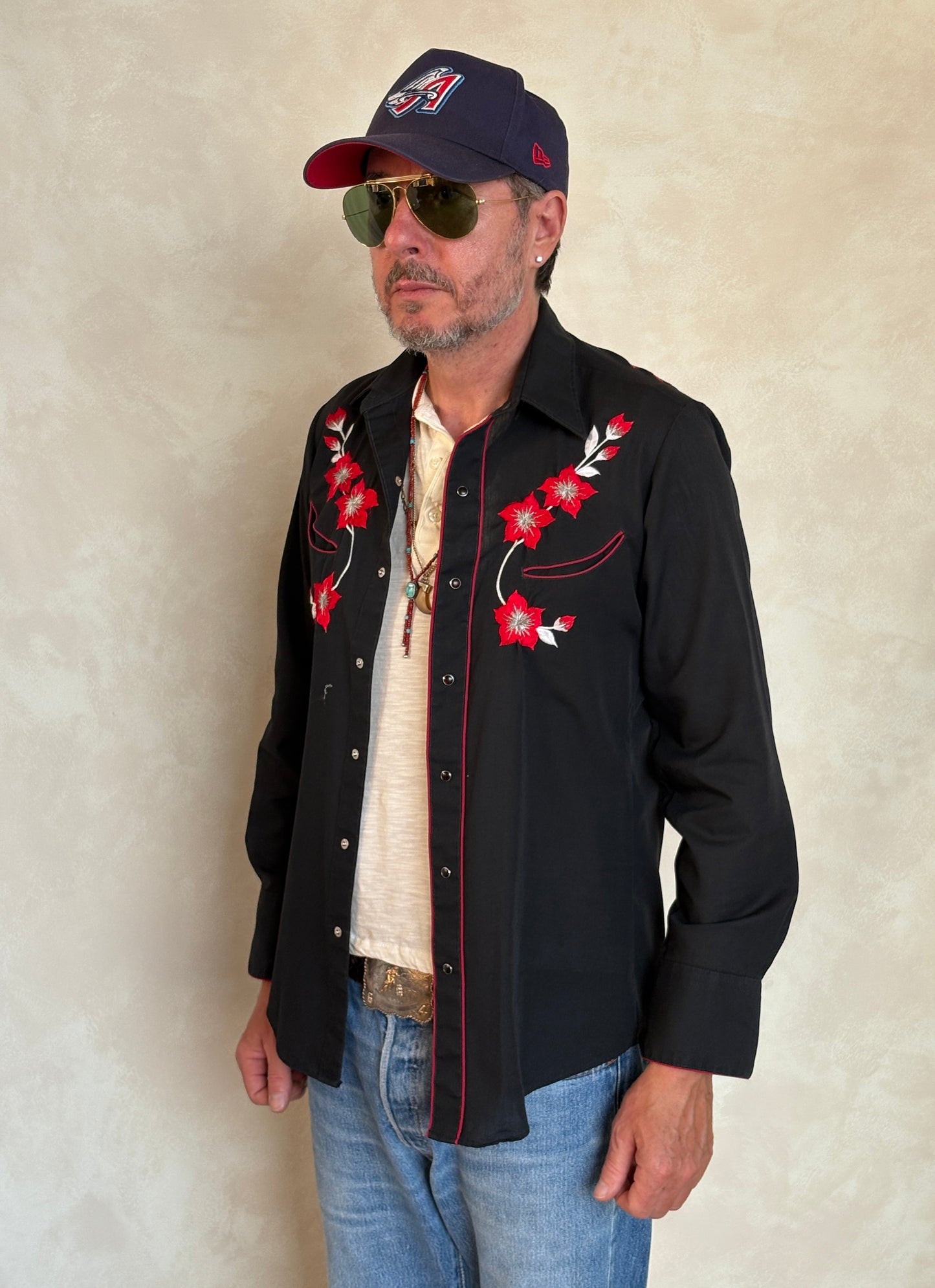 Size S. Authentic 70’s embroidered Western Shirt — Vintage Print - USA Vintage Bcn
