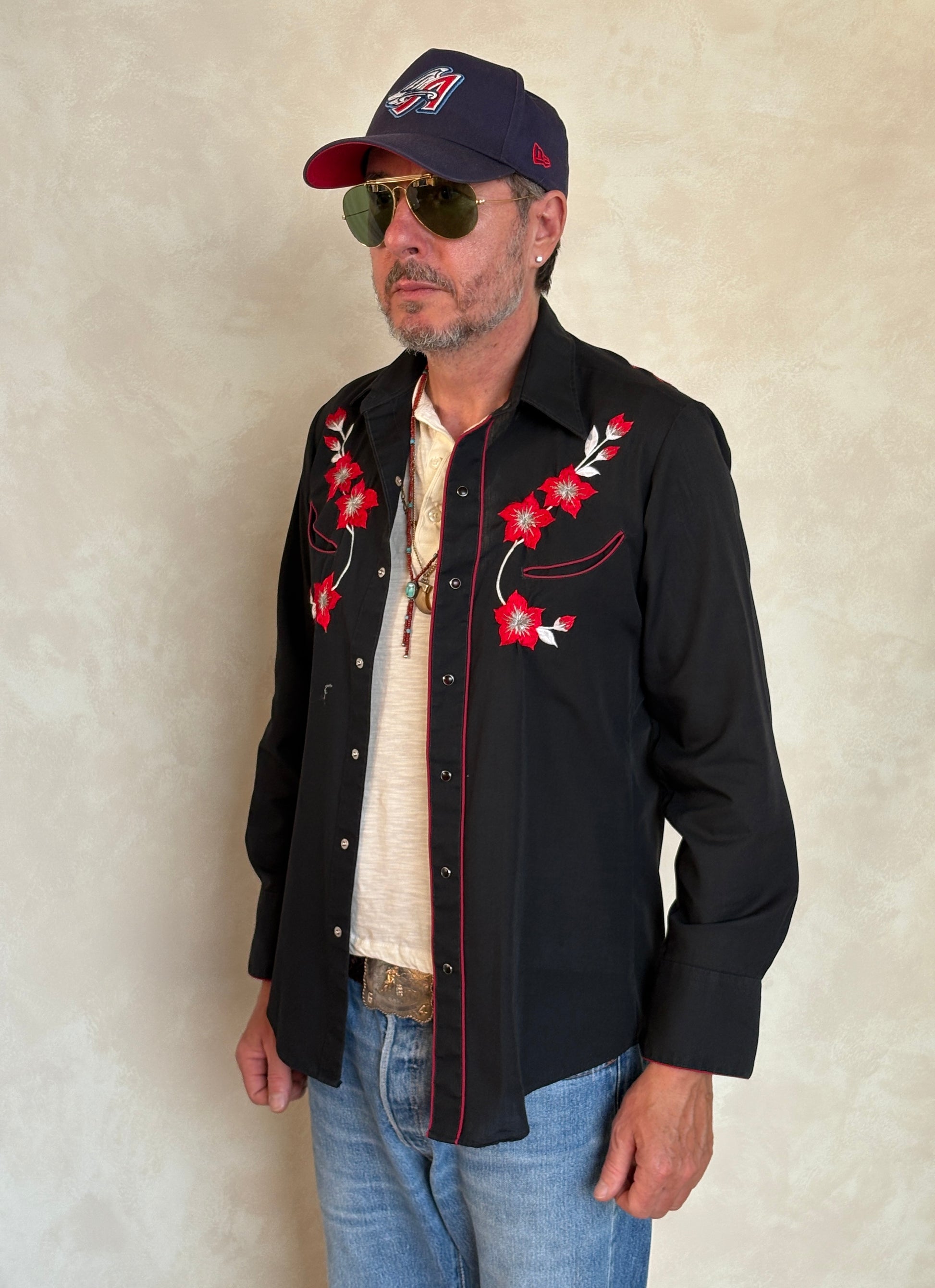 Size S. Authentic 70’s embroidered Western Shirt — Vintage Print - USA Vintage Bcn