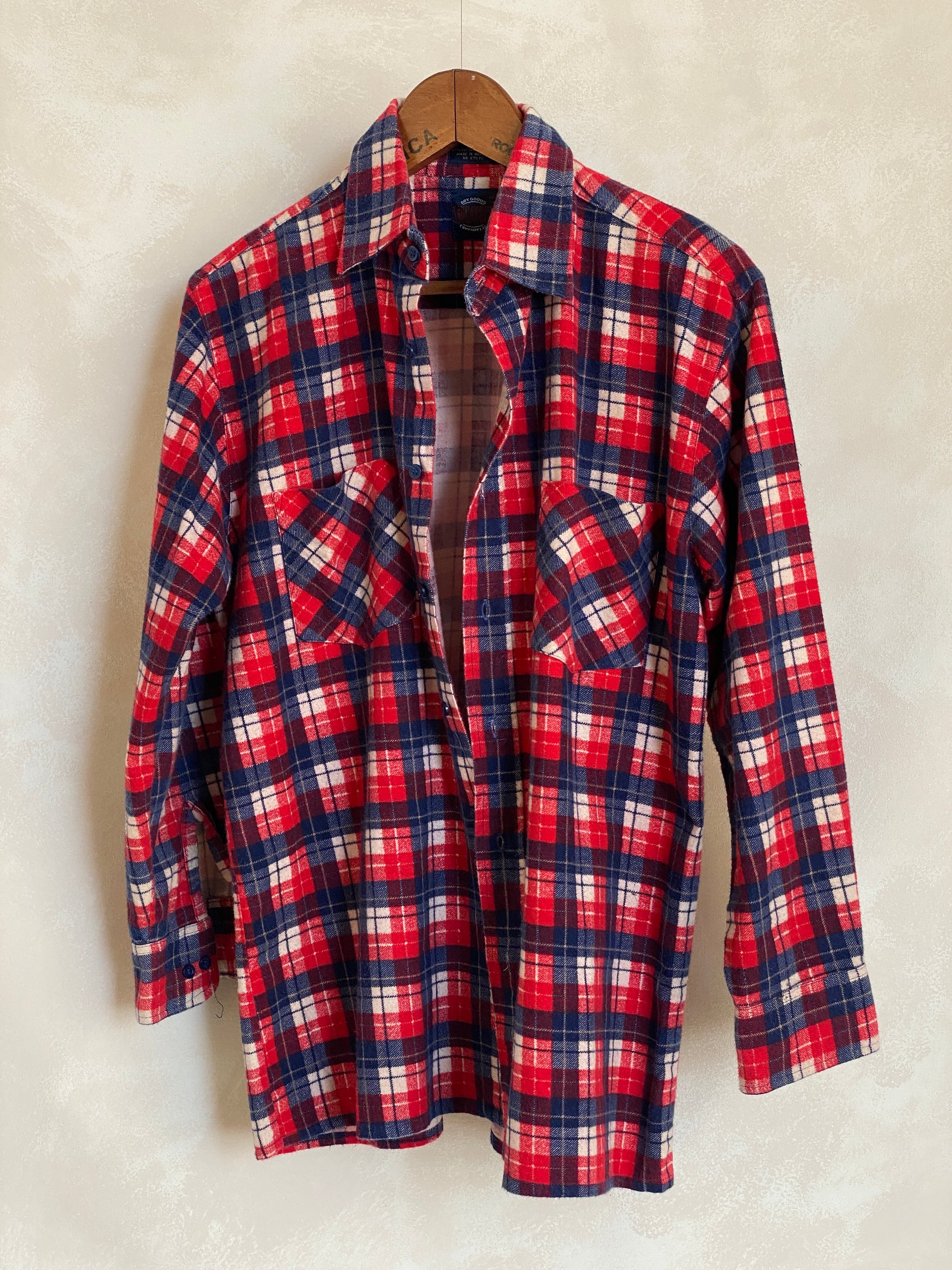 Medium Vintage Flannel Shirt | Classic Retro Vintage flannel shirt with classic retro plaid design, size medium