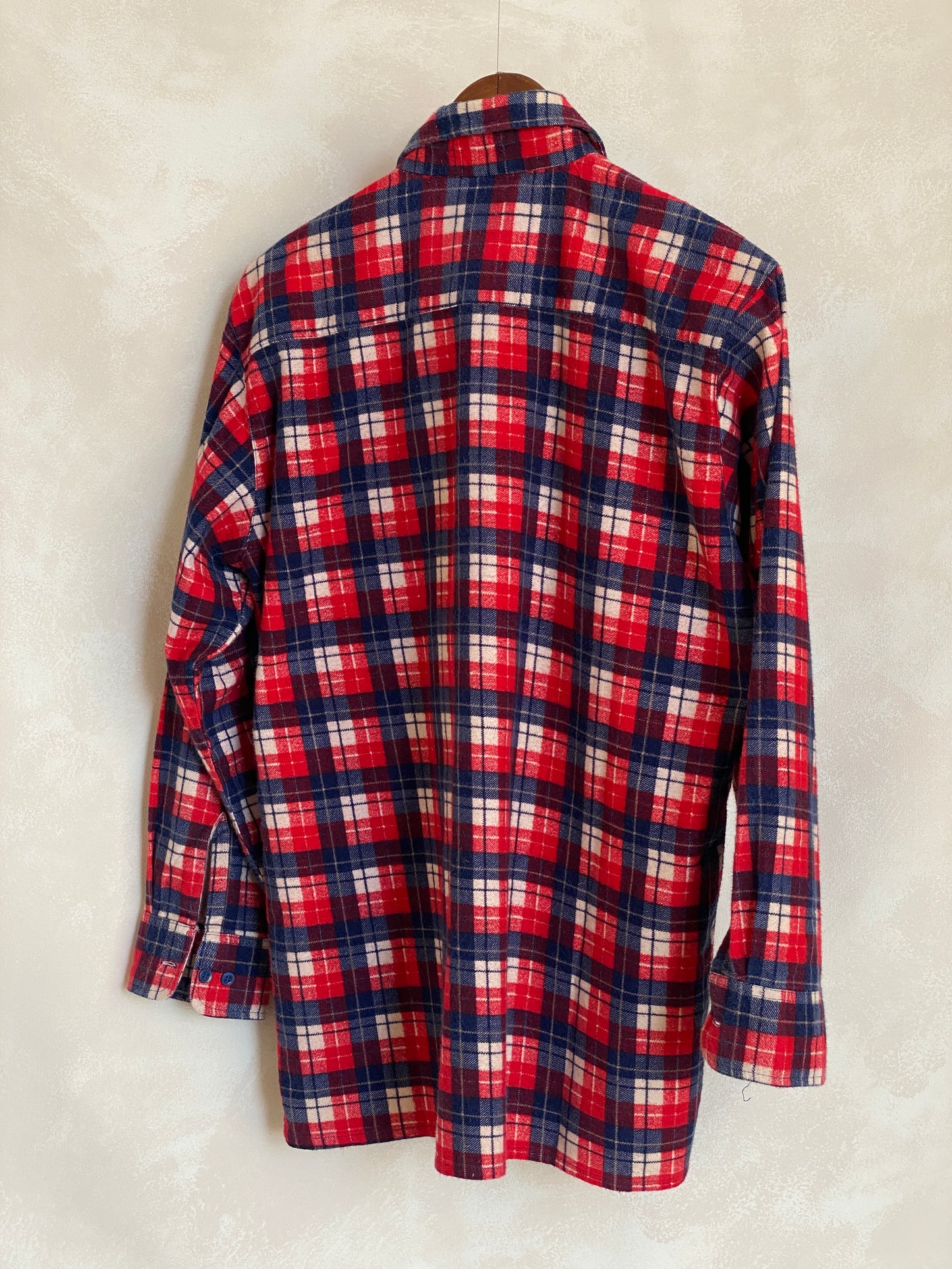 Medium Vintage Flannel Shirt | Classic Retro Vintage flannel shirt with classic retro plaid design, size medium