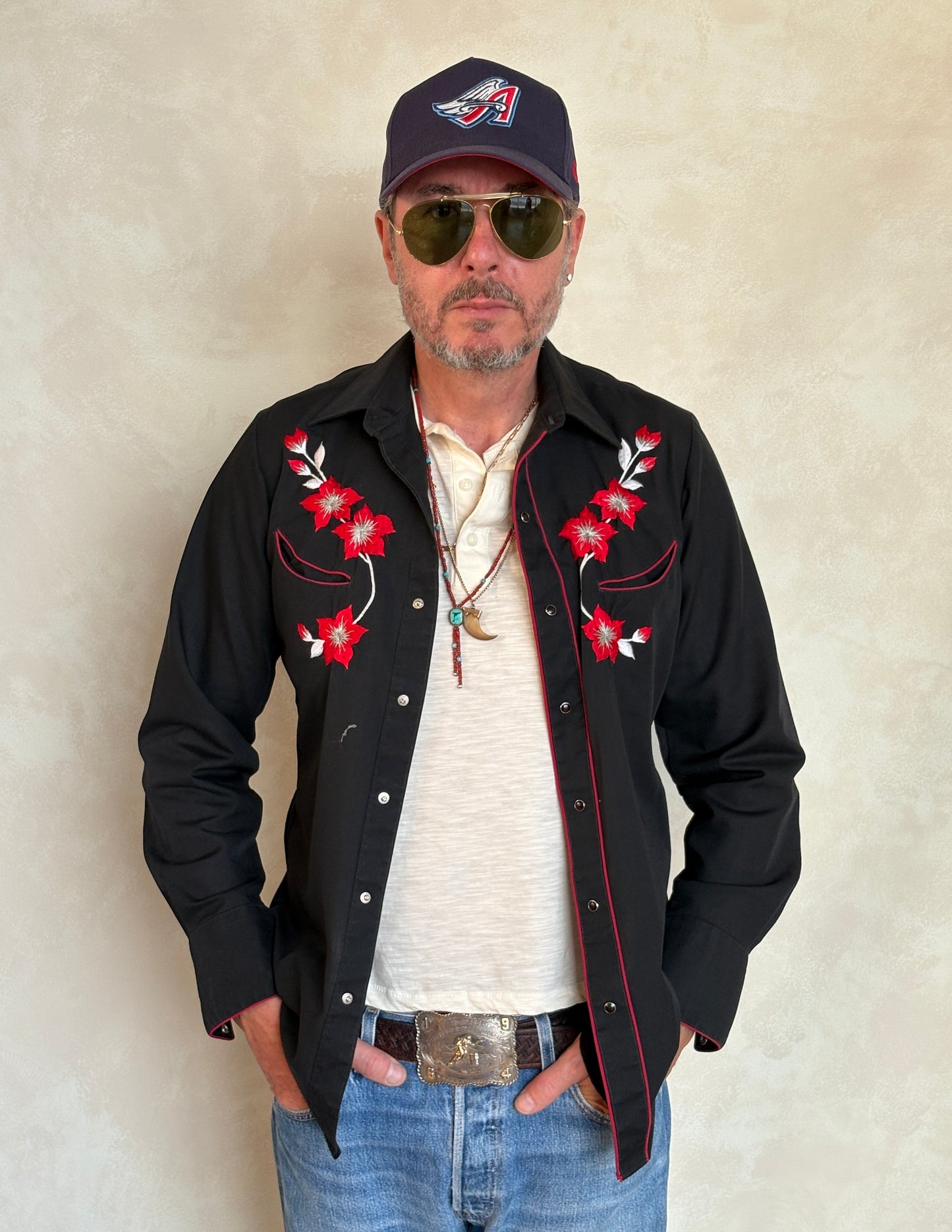 Size S. Authentic 70’s embroidered Western Shirt — Vintage Print - USA Vintage Bcn