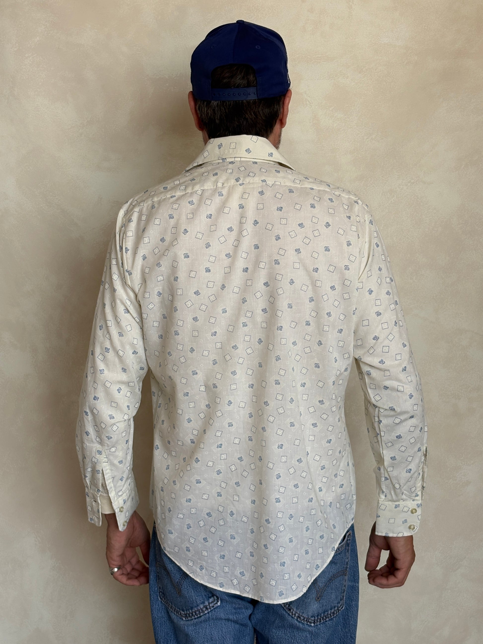 Size M. Vintage 70’s Shirt — Long Sleeve — Graphic Print — Retro Summer Festival Shirt - USA Vintage Bcn