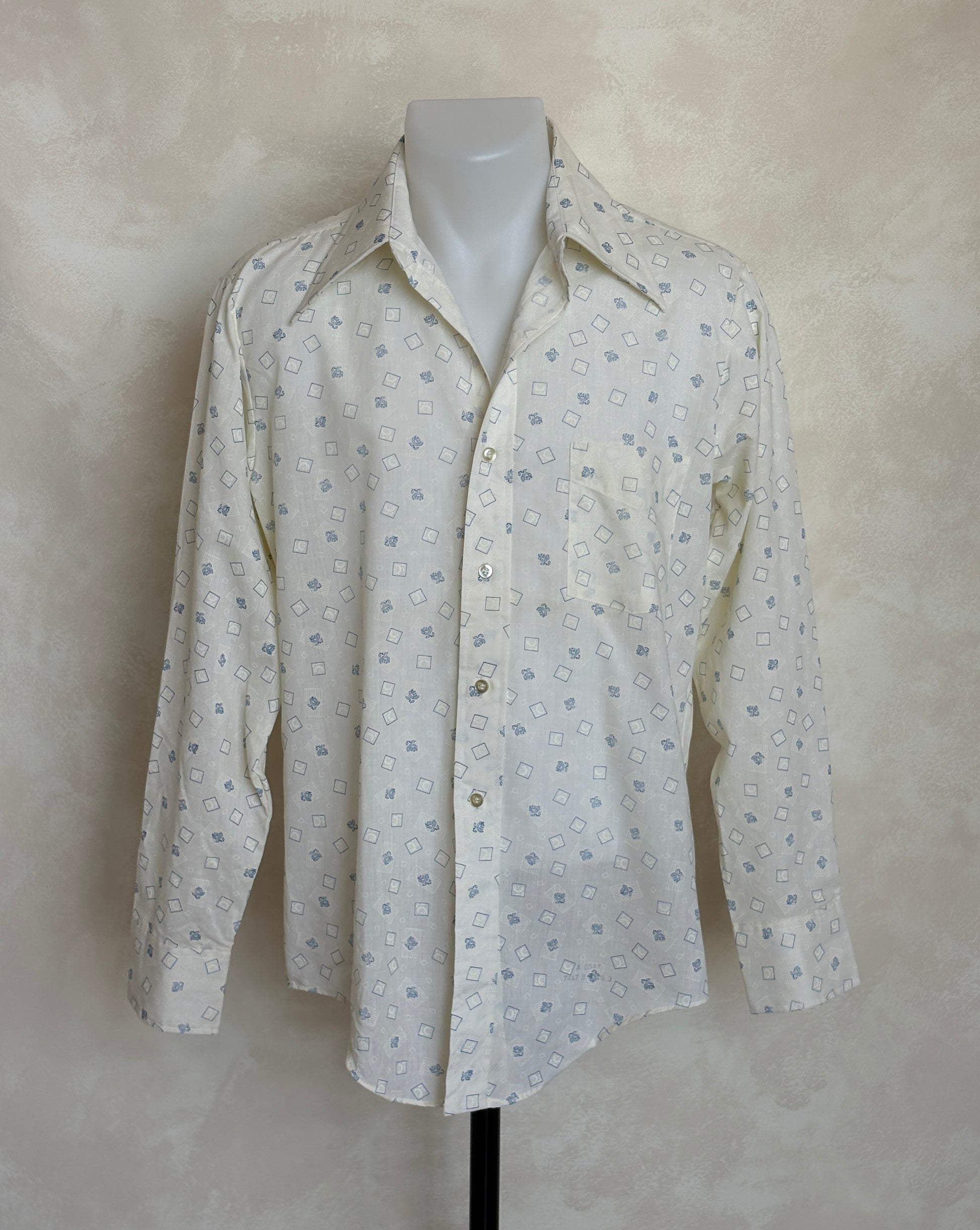 Size M. Vintage 70’s Shirt — Long Sleeve — Graphic Print — Retro Summer Festival Shirt - USA Vintage Bcn