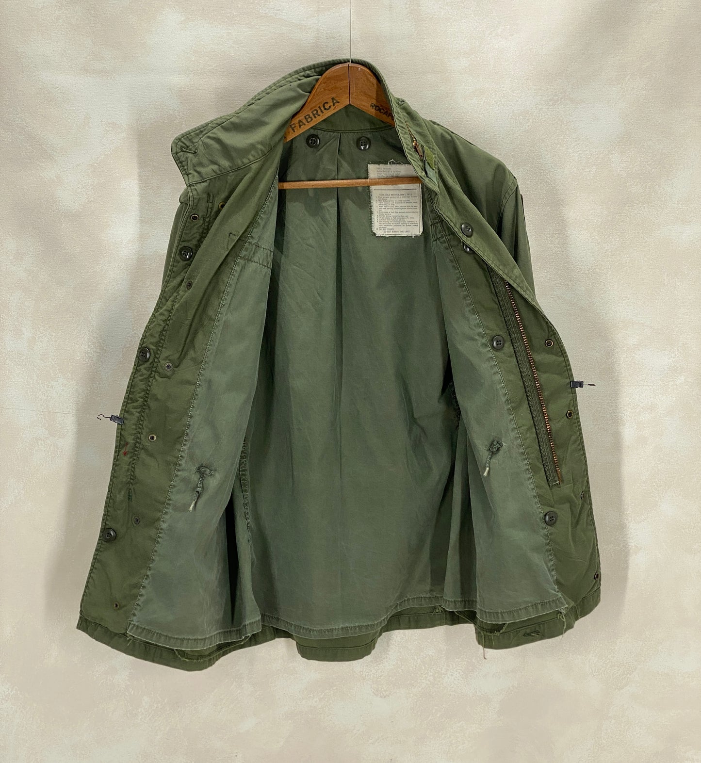Small Reg. Authentic 1973 John Owbey US Army Vintage M-65 field jacket - USA Vintage Bcn