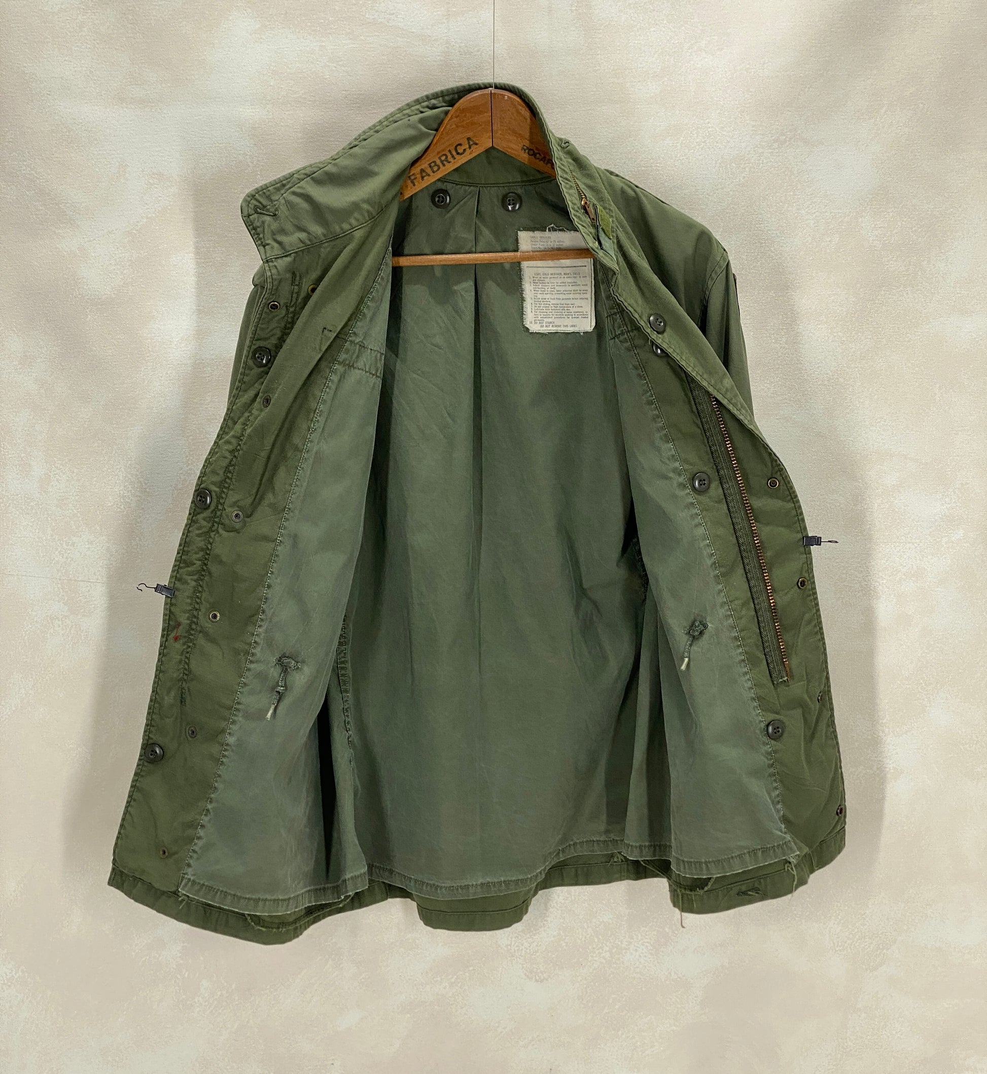 Small Reg. Authentic 1973 John Owbey US Army Vintage M-65 field jacket - USA Vintage Bcn