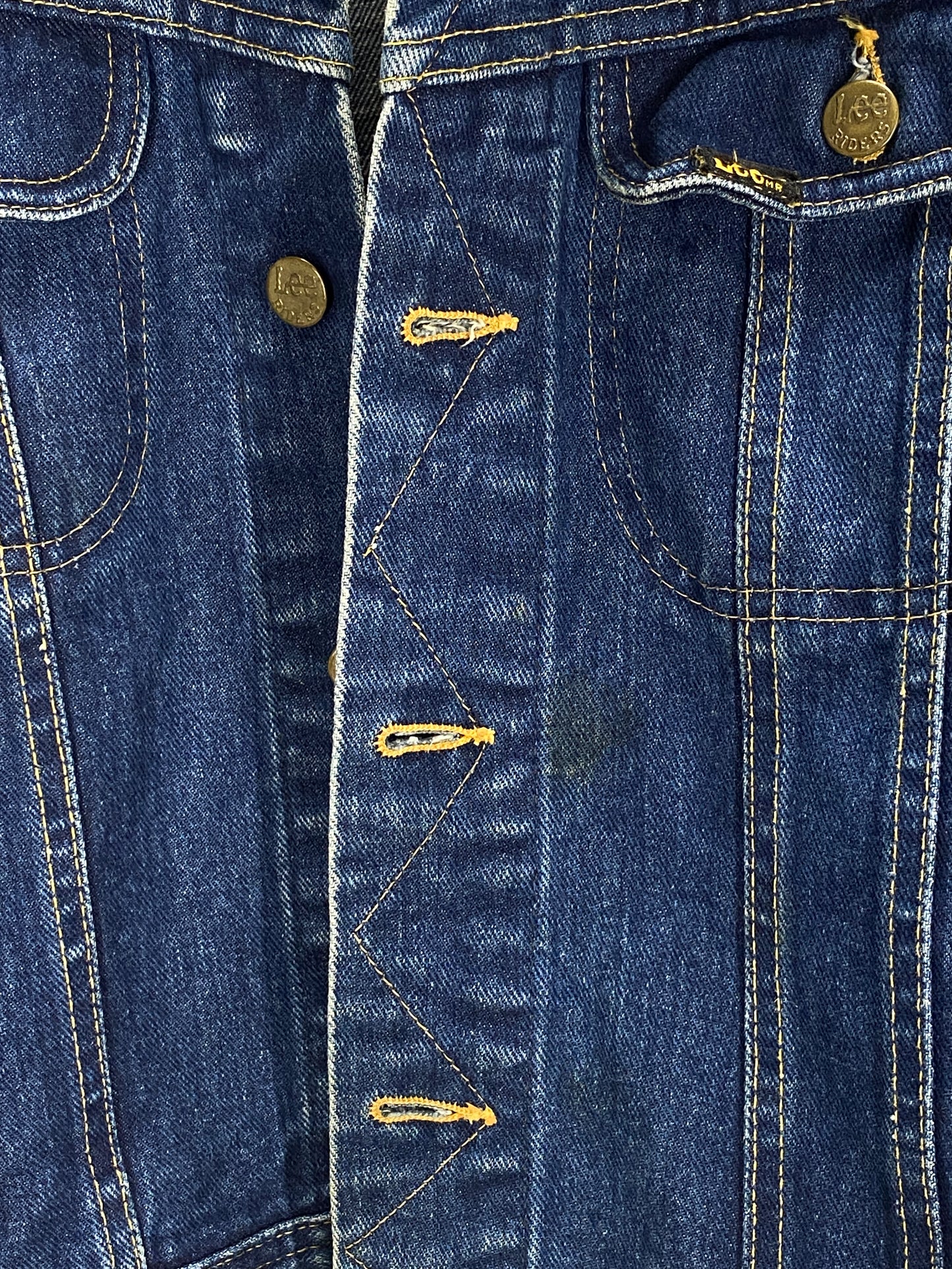 Size 36US / 46EU .Vintage 80s Lee Denim Shirt – 2 Pockets, Made in USA, Classic Workwear