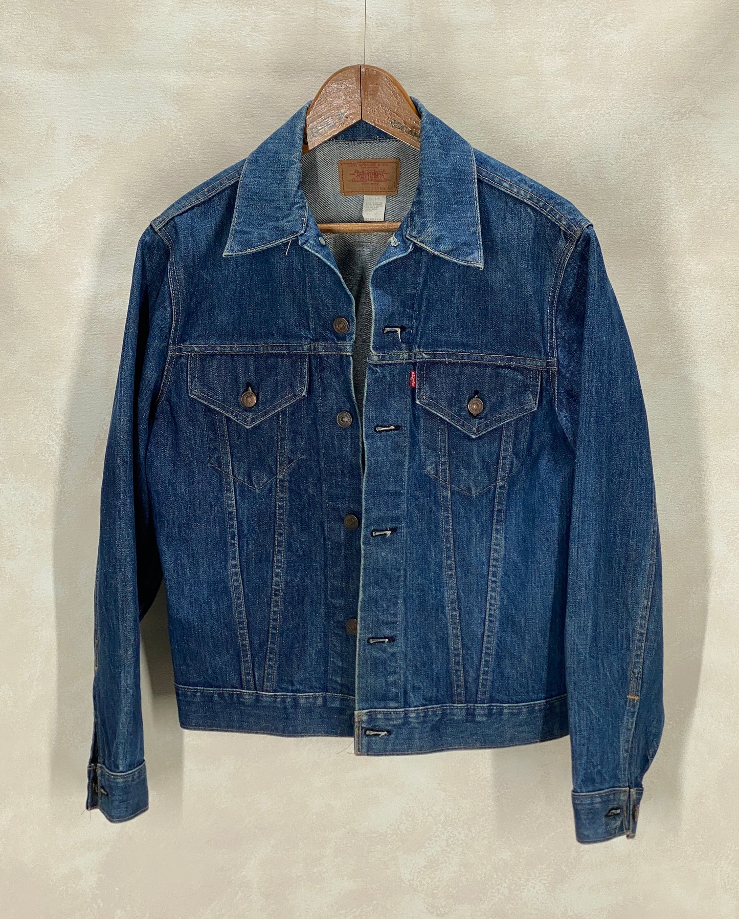 Size 40US / 50EU. Vintage late 70s 70505 Levis 2 pockets made in USA