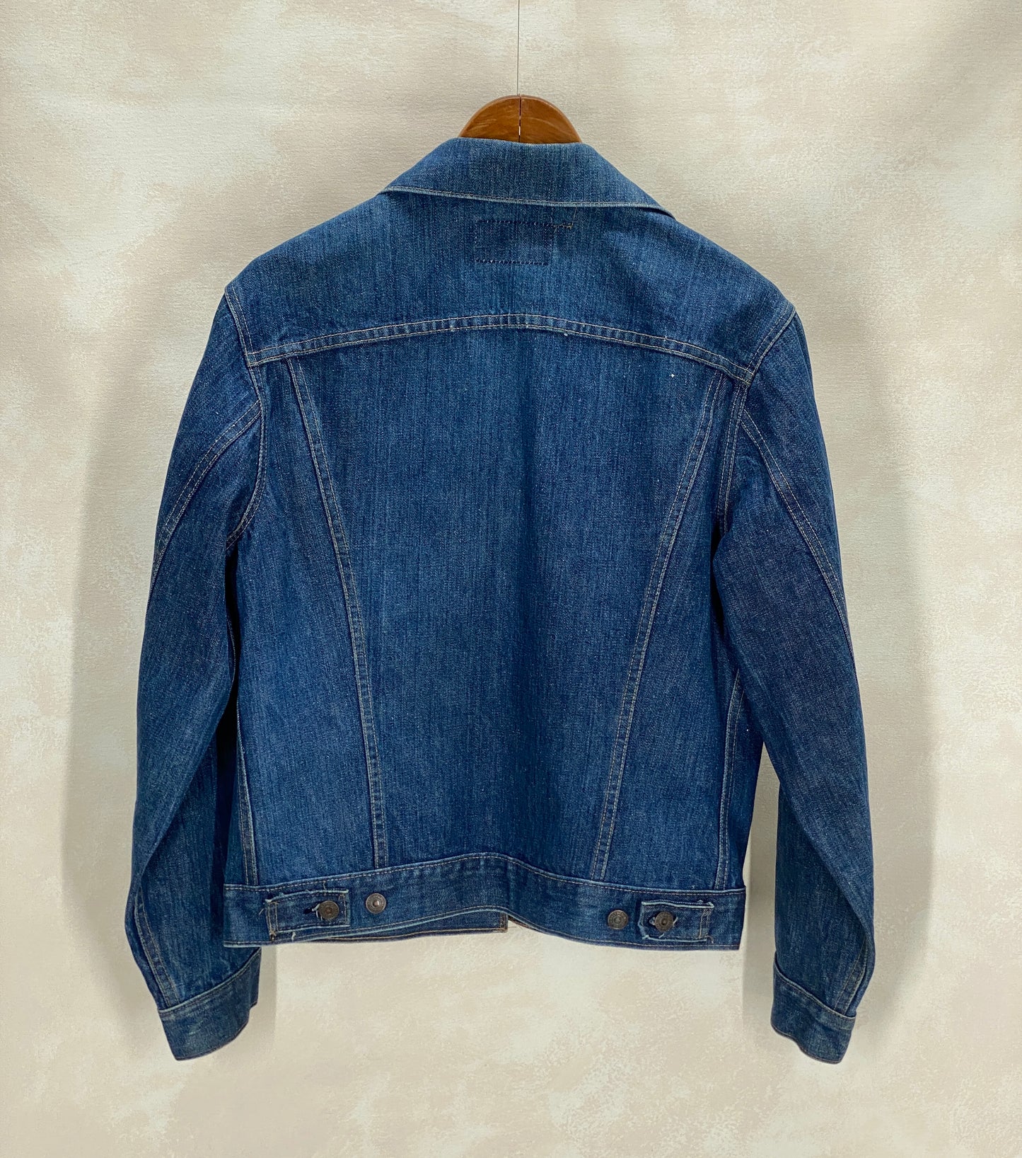 Size 40US / 50EU. Vintage late 70s 70505 Levis 2 pockets made in USA