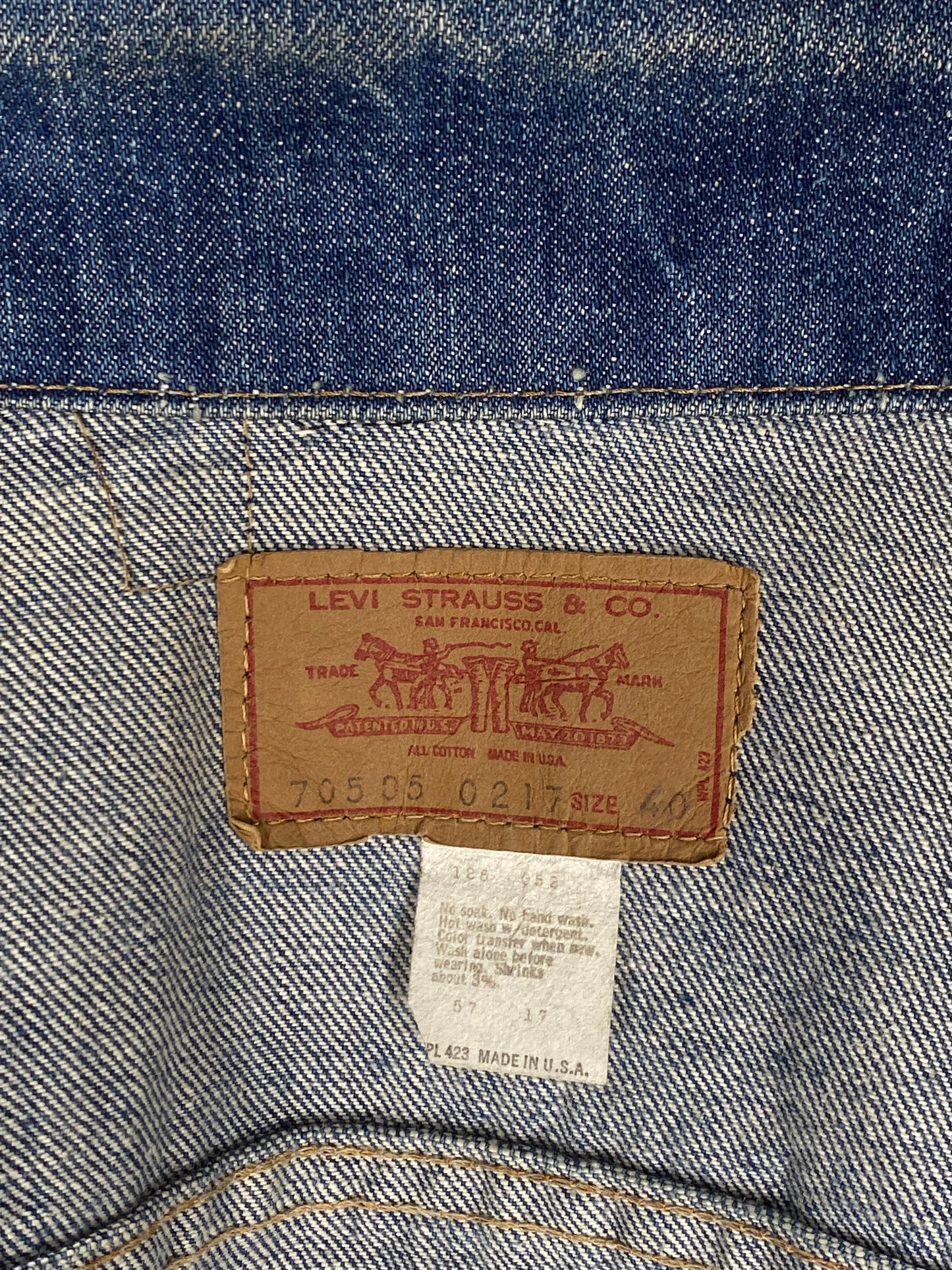 Size 40US / 50EU. Vintage late 70s 70505 Levis 2 pockets made in USA