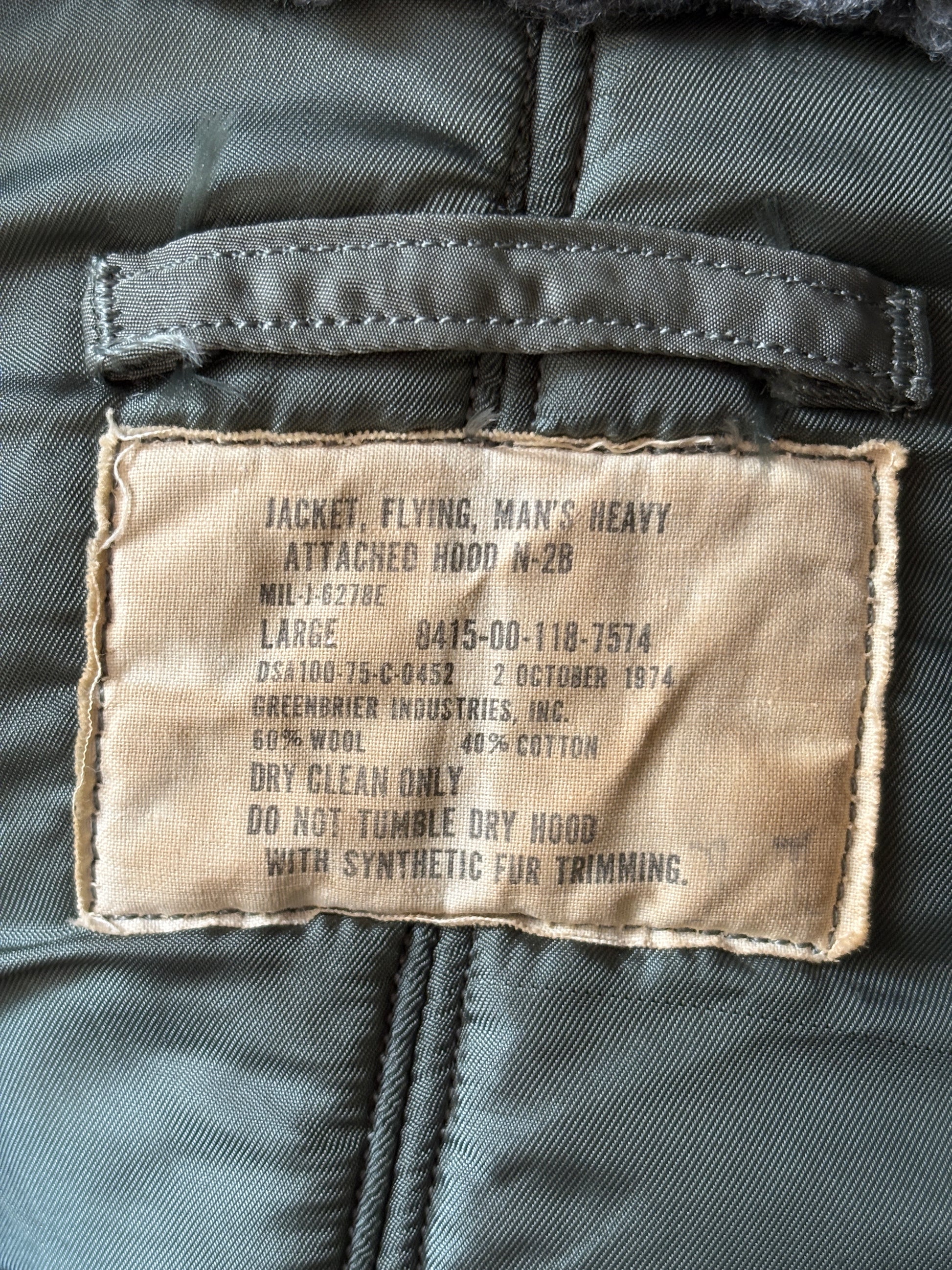 Large. Authentic US Air Force vintage N-2B extreme cold weather Flyer Jacket - USA Vintage Bcn