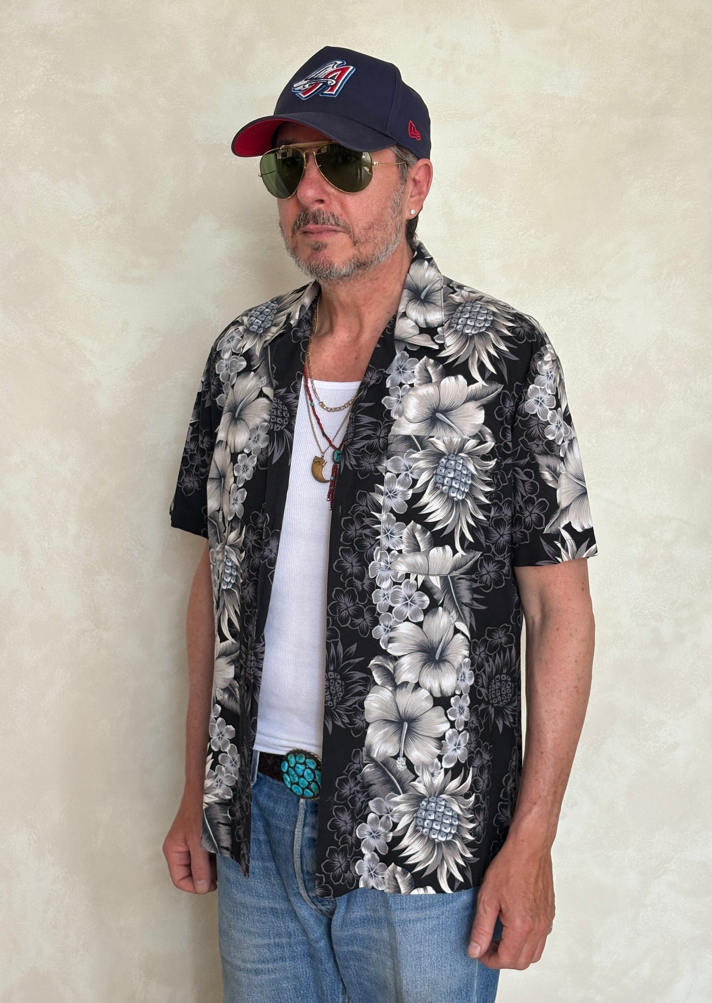 Size Med. Made In USA Vintage 80s Hawaiian cotton shirt.