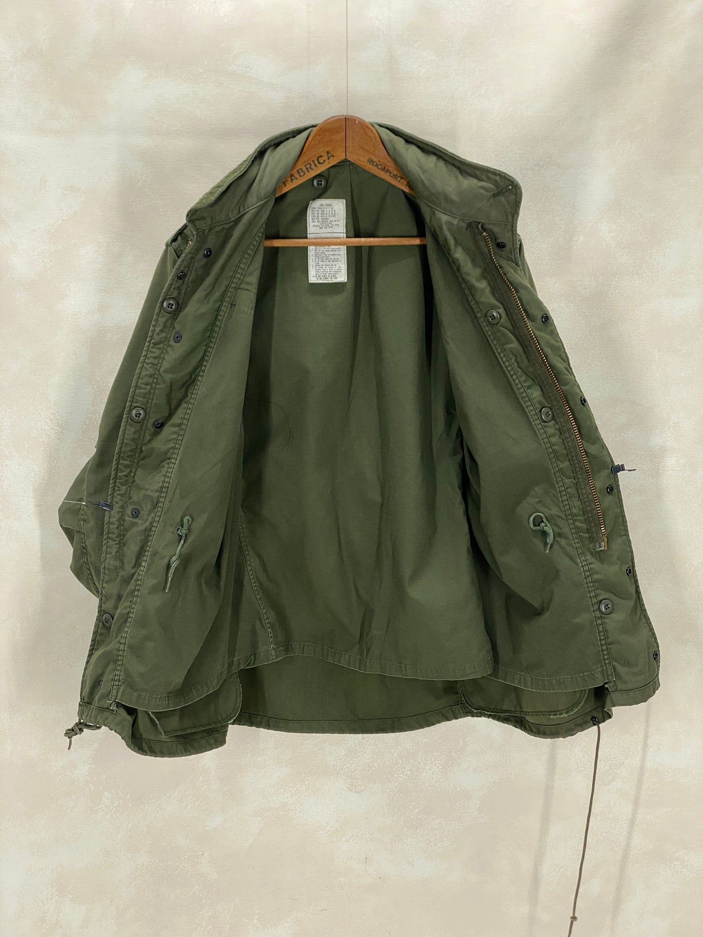 Small Reg. Authentic 1982 US Army Vintage M-65 field jacket - USA Vintage Bcn