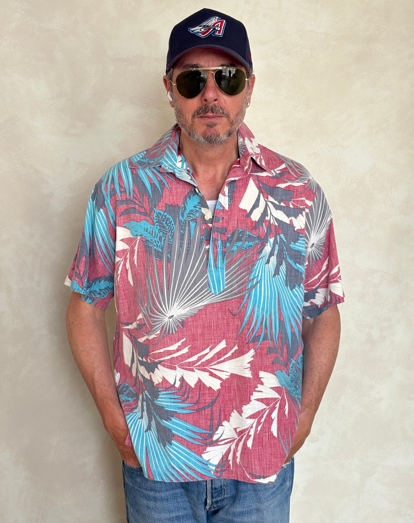 Large. Vintage 70s Hawaiian cotton shirt made by R.J.C Made in Hawaii