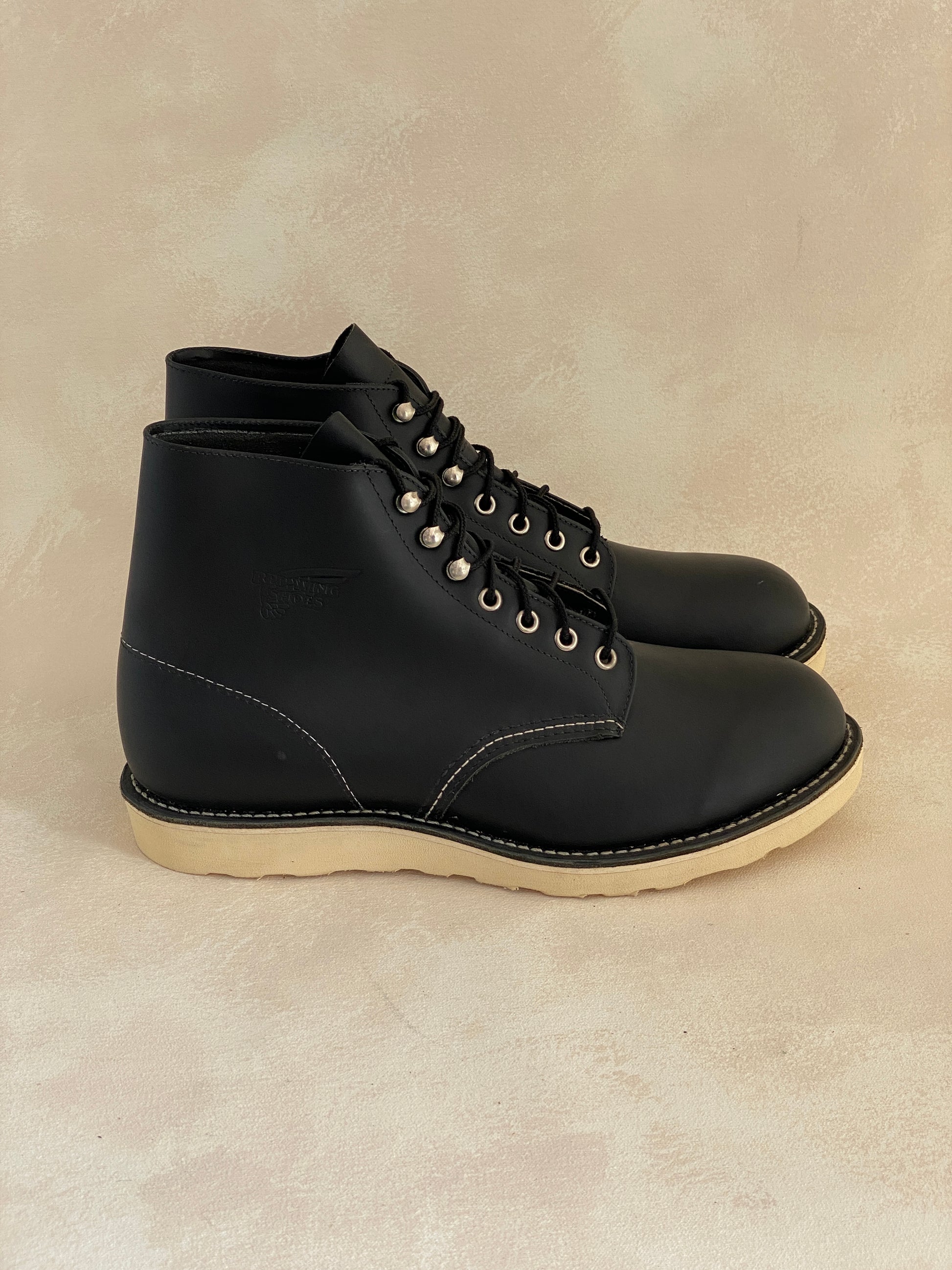 RW 8165 6-Inch Classic Round Toe Black Leather Boots, size 10E (43 Euro).