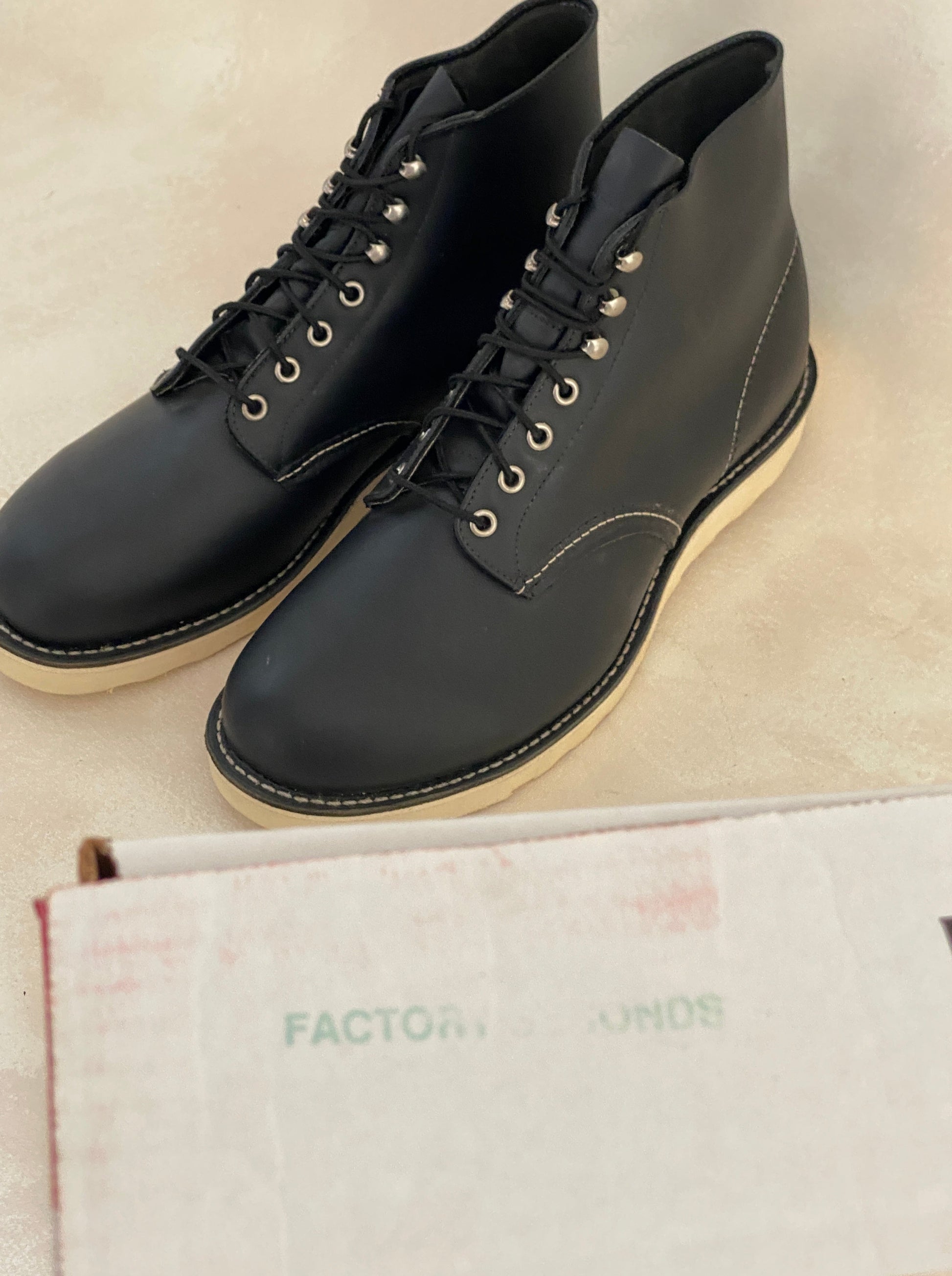 RW 8165 6-Inch Classic Round Toe Black Leather Boots, size 10E (43 Euro).
