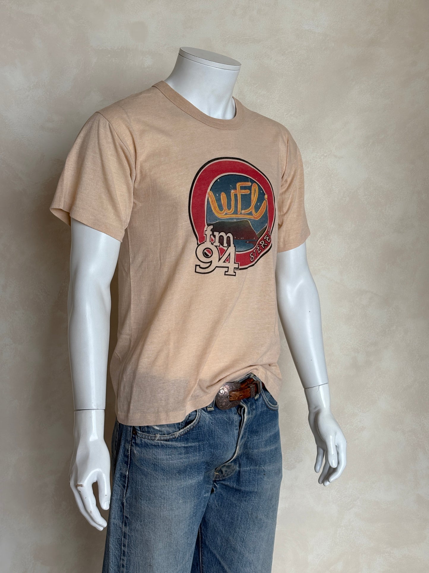 Size Large. Vintage 1980s FM Radio T-Shirt