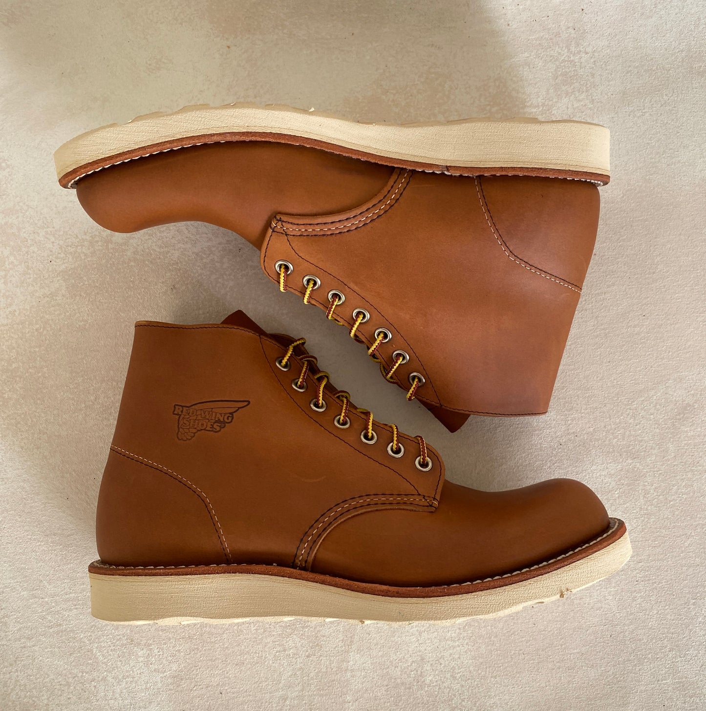 Size 8.5D / 41.5 Red Wing Heritage Classic Round Toe 9107 Boots Made in USA (Second) - USA Vintage Bcn