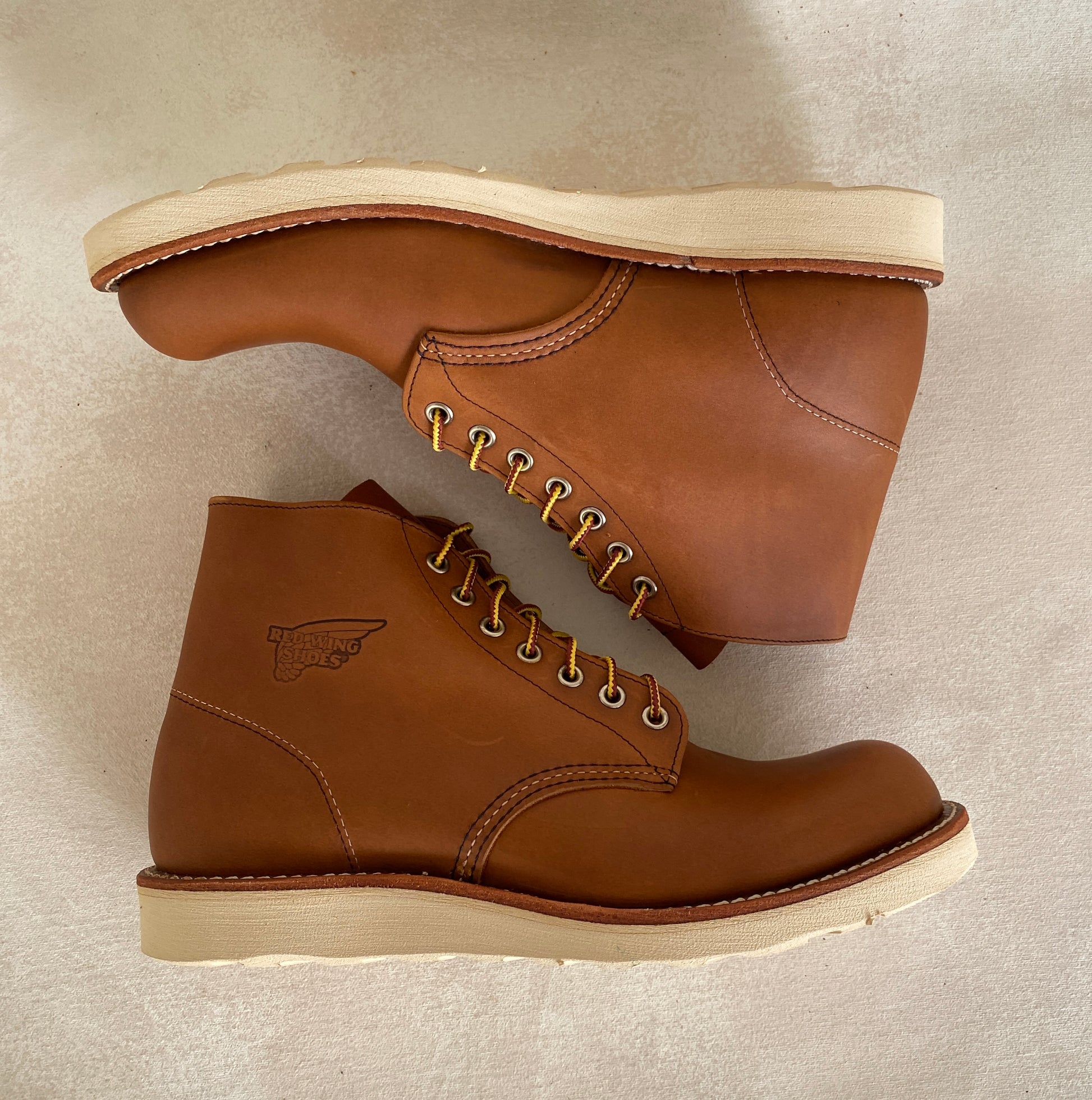 Size 8.5D / 41.5 Red Wing Heritage Classic Round Toe 9107 Boots Made in USA (Second) - USA Vintage Bcn