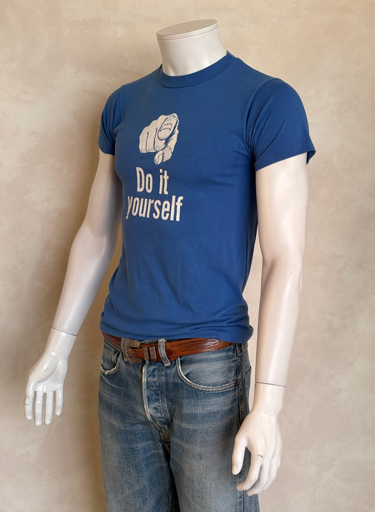 Large. Vintage 1970s Graphic T-Shirt. Made in USA-AJ357 Studio