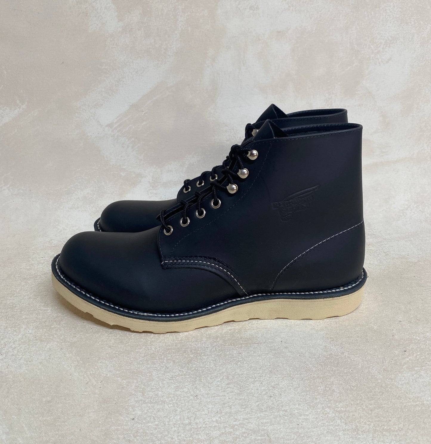 Size 10D (43 EU) RED WING 8165 Classic 6 Inch Round Toe Black Leather Boot - USA Vintage Bcn