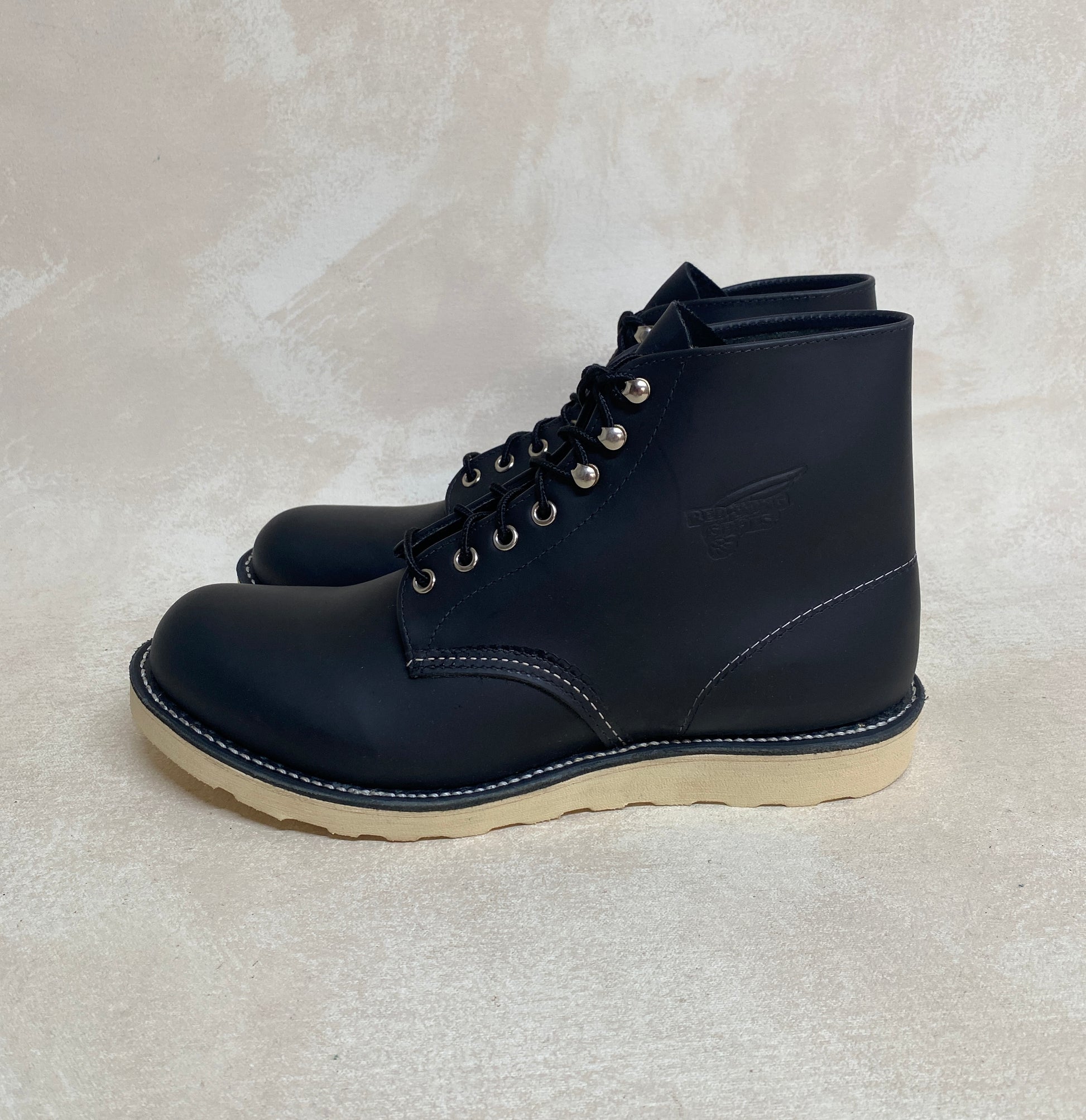 Size 10D (43 EU) RED WING 8165 Classic 6 Inch Round Toe Black Leather Boot - USA Vintage Bcn