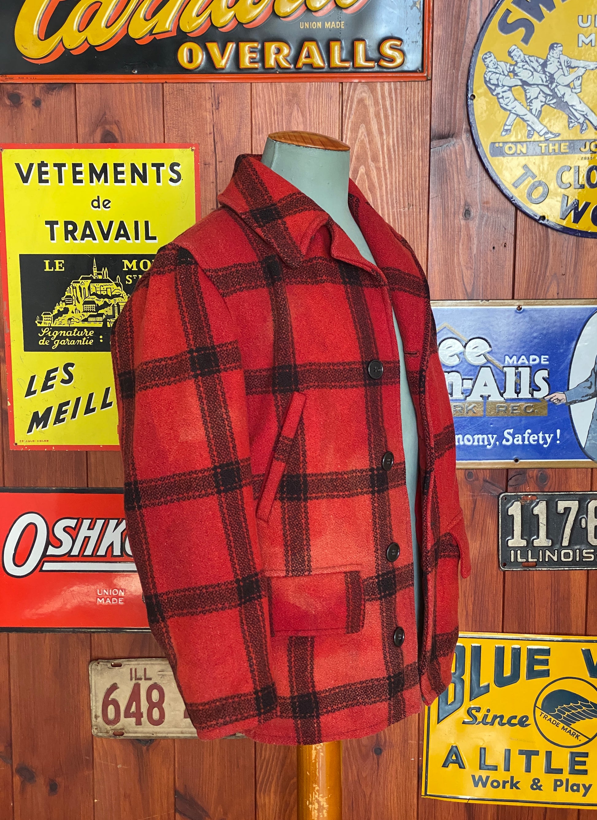 Vintage 1950s plaid wool hunting jacket made in USA, size small.