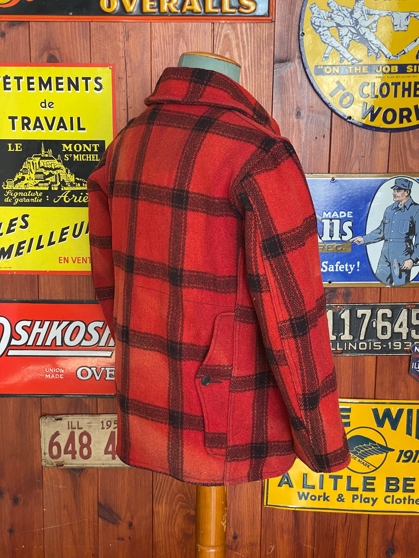Vintage 1950s plaid wool hunting jacket made in USA, size small.