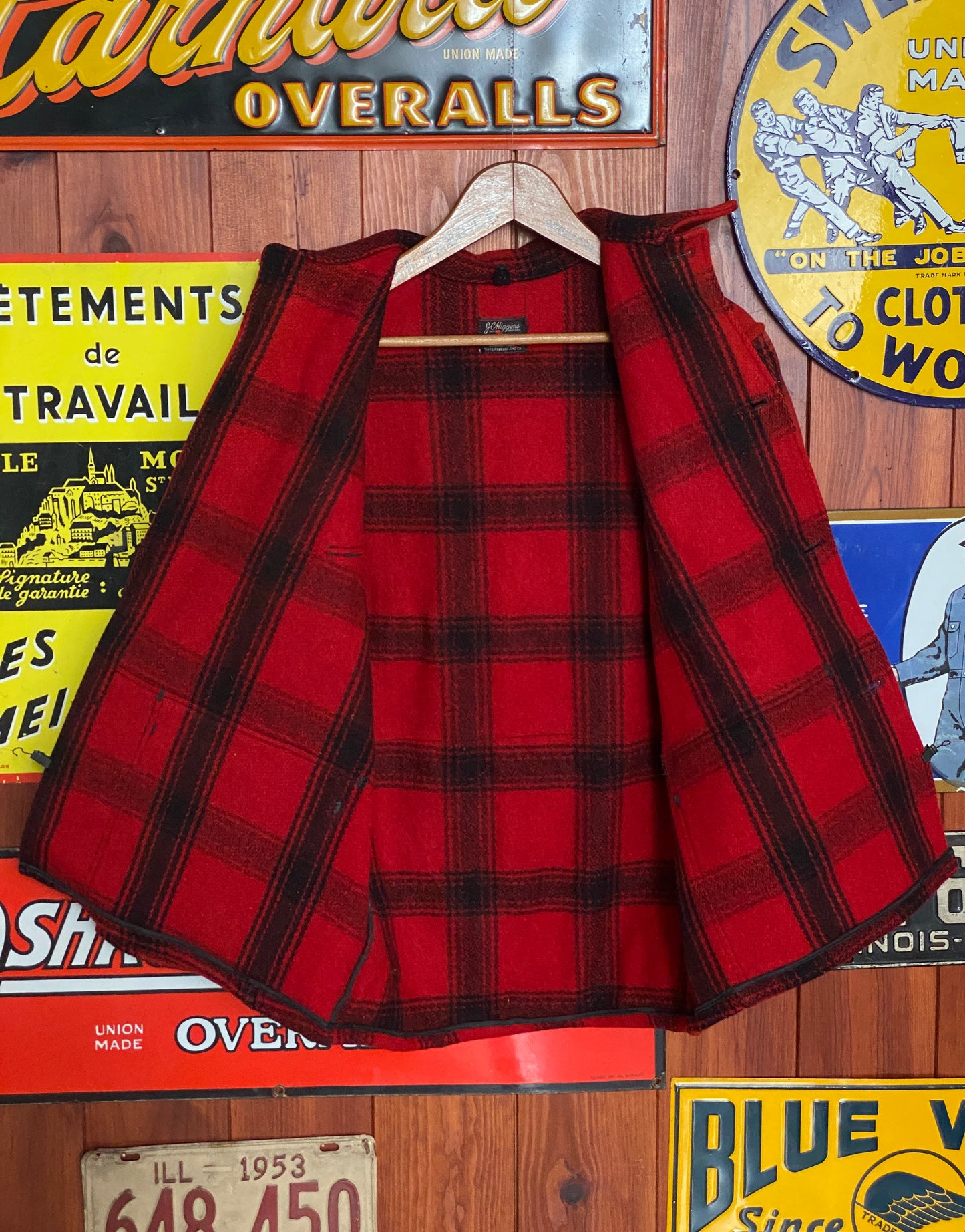Size Small. Vintage 1940s Sears Roebuck plaid wool hunting jacket