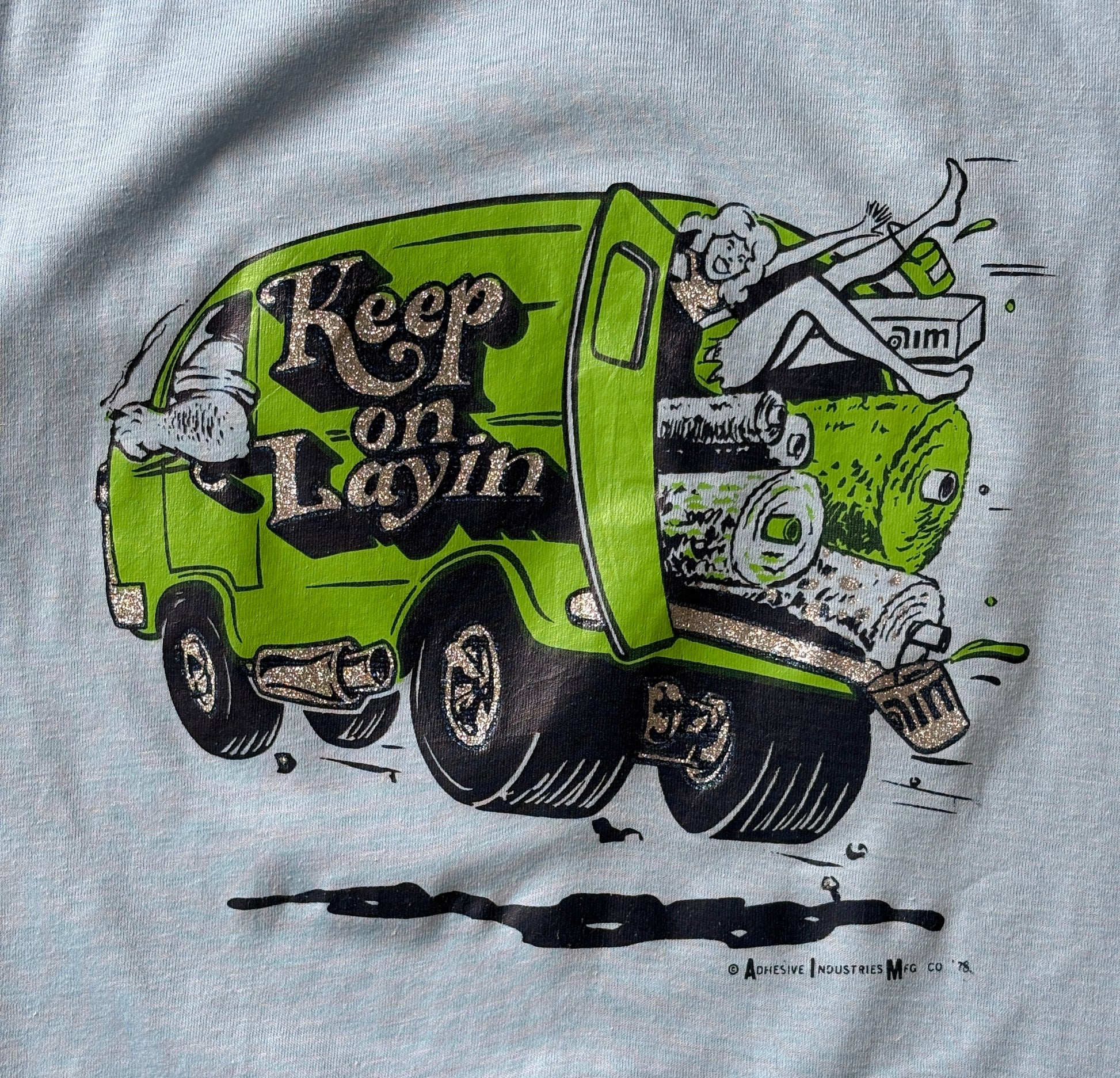 Vintage 1978 “Keep on Layin” t-shirt with 70s van graphic and funny carpet installer theme, size small