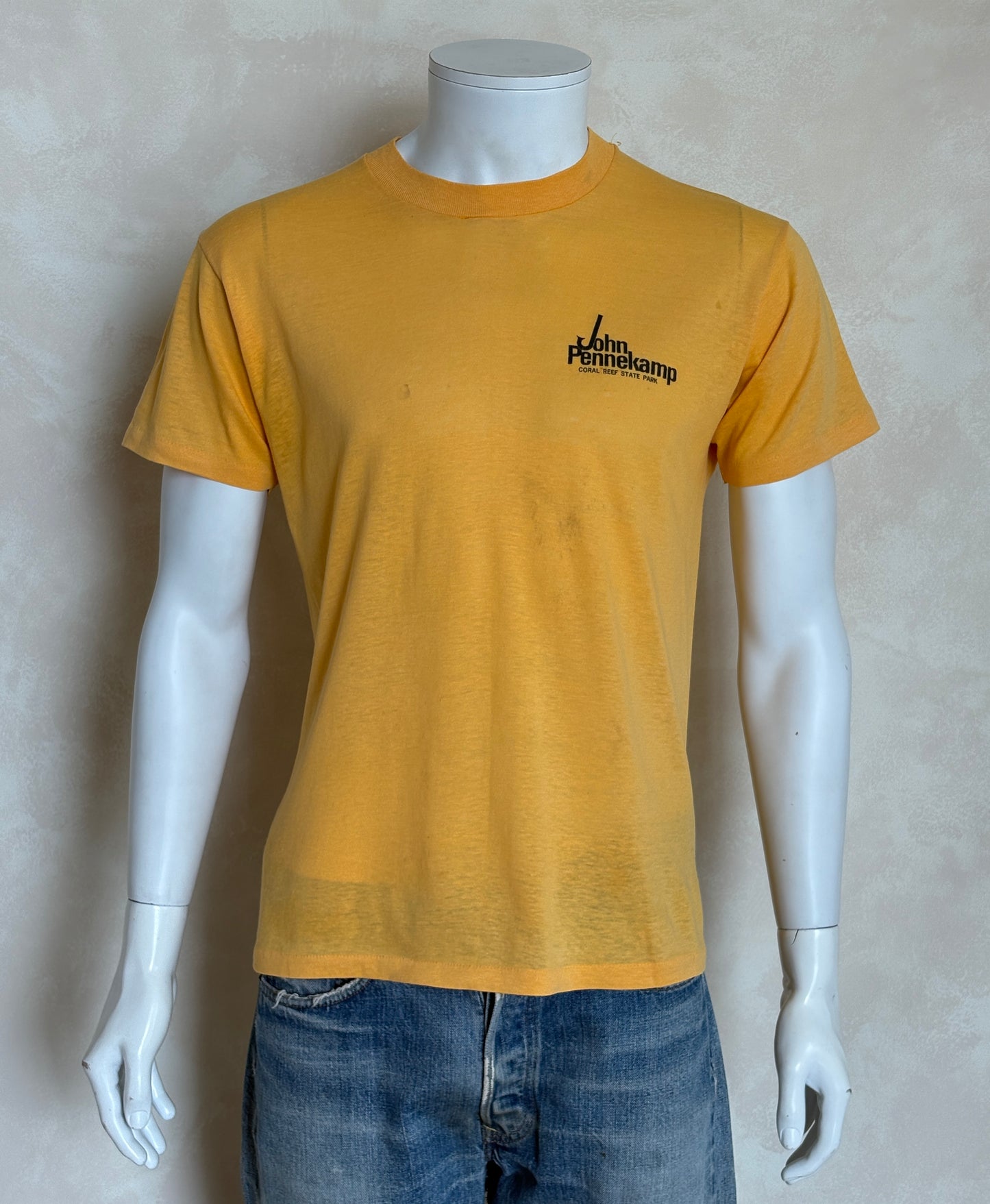 Vintage 1979 French Reef t-shirt with scuba diving graphic and tropical retro style, size large