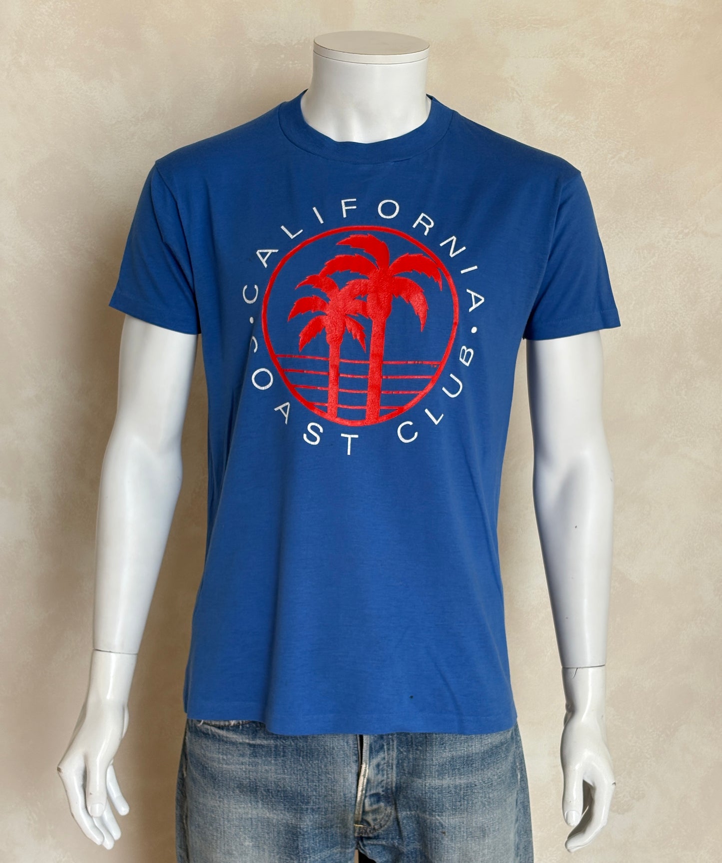 Vintage 80s California Coast Club tee – bold SoCal vibes with retro palm tree print. Large - USA Vintage Bcn