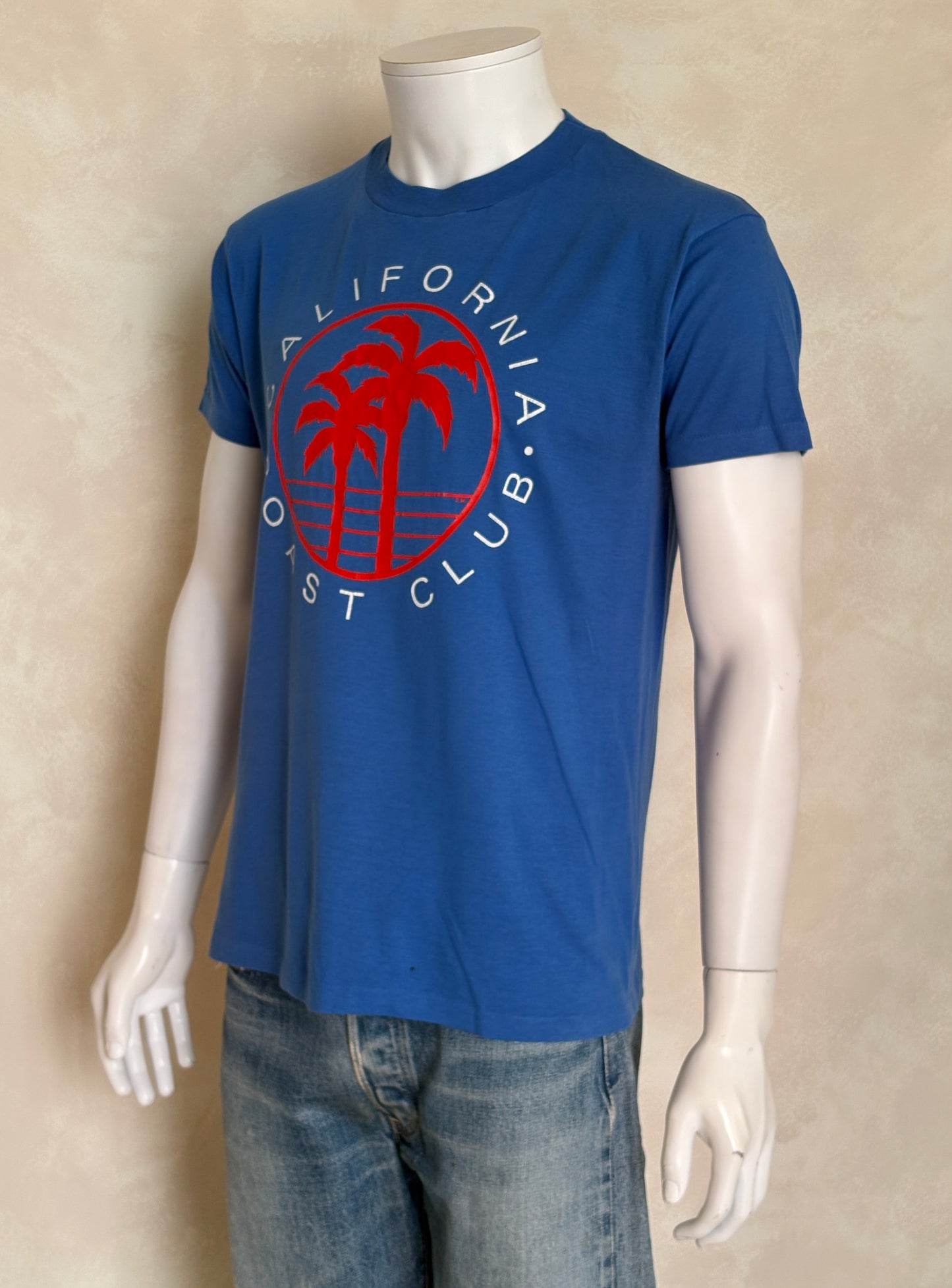 Vintage 80s California Coast Club tee – bold SoCal vibes with retro palm tree print. Large - USA Vintage Bcn