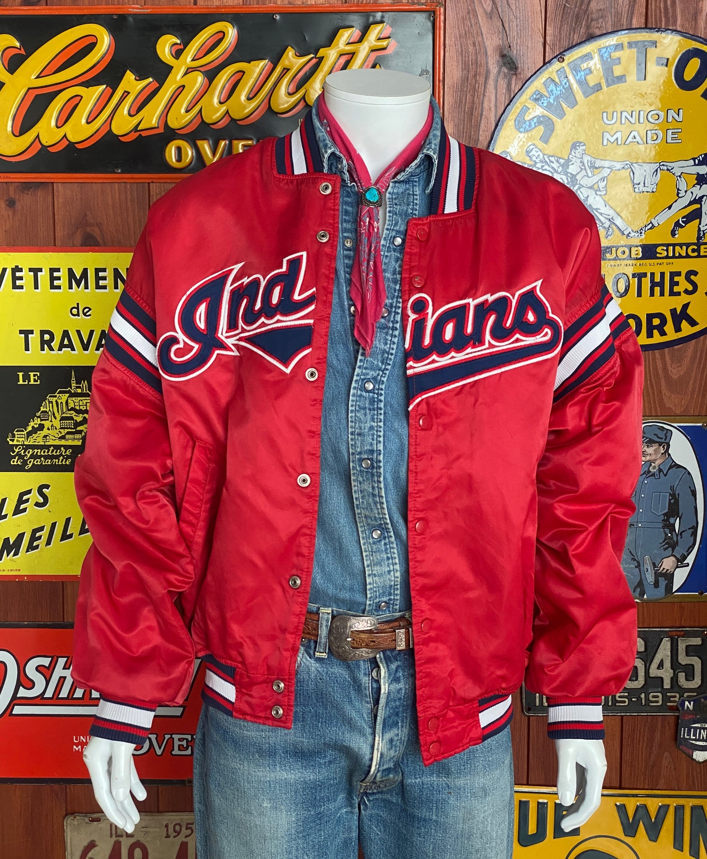 Vintage 1990s Cleveland Indians Starter satin jacket, size XL.